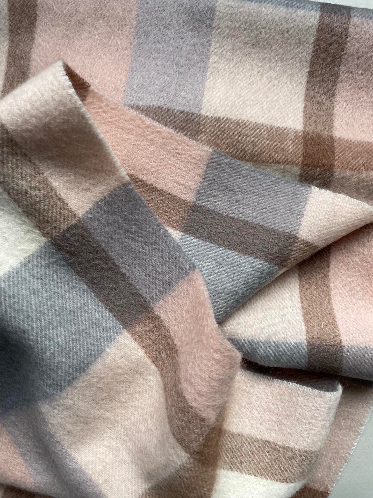 1002 Classic Soft and Comfortable Scarf 1002 Classic Soft and Comfortable Scarf