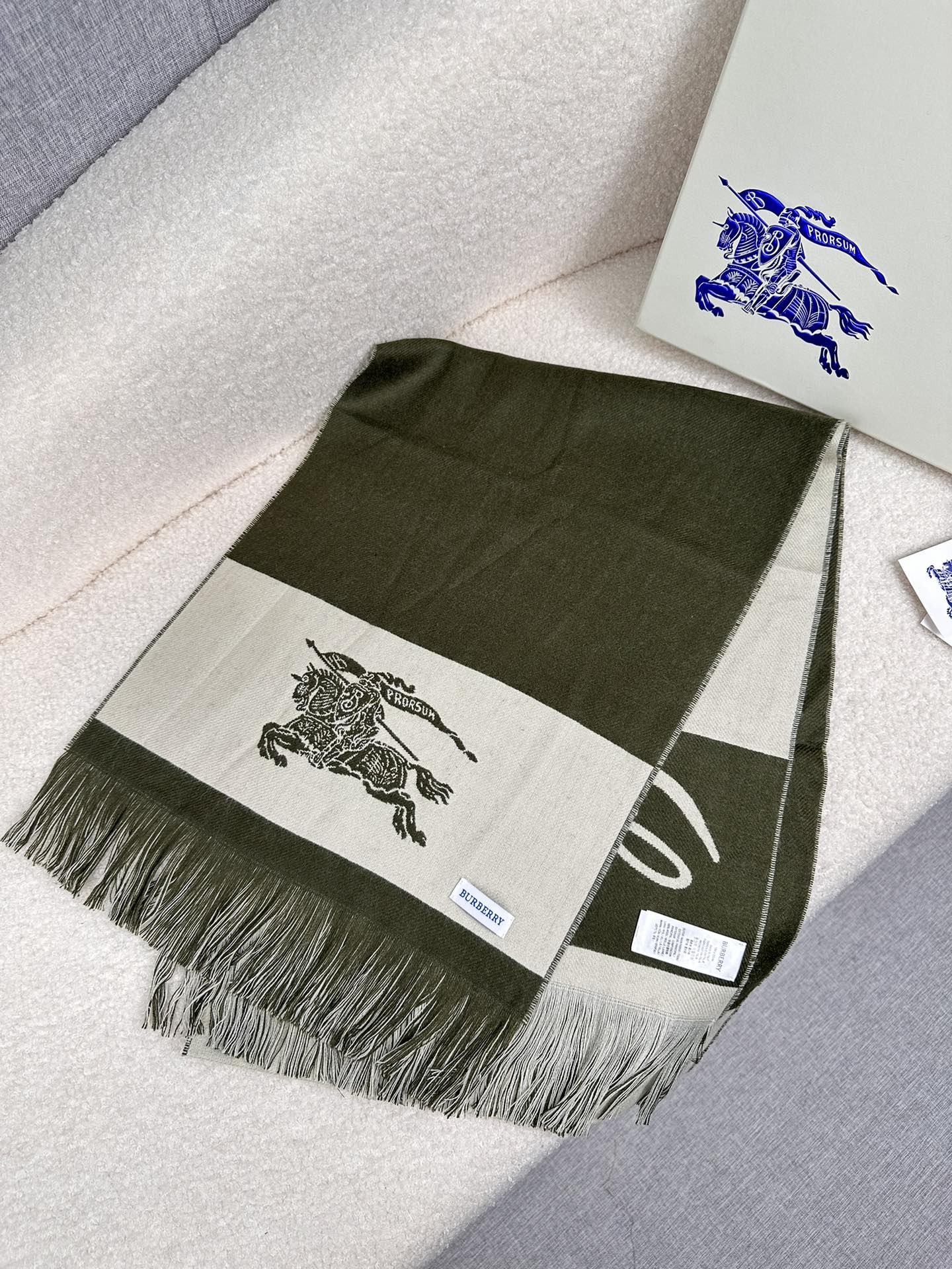 0925 Classic Soft and Comfortable Scarf 0925 Classic Soft and Comfortable Scarf