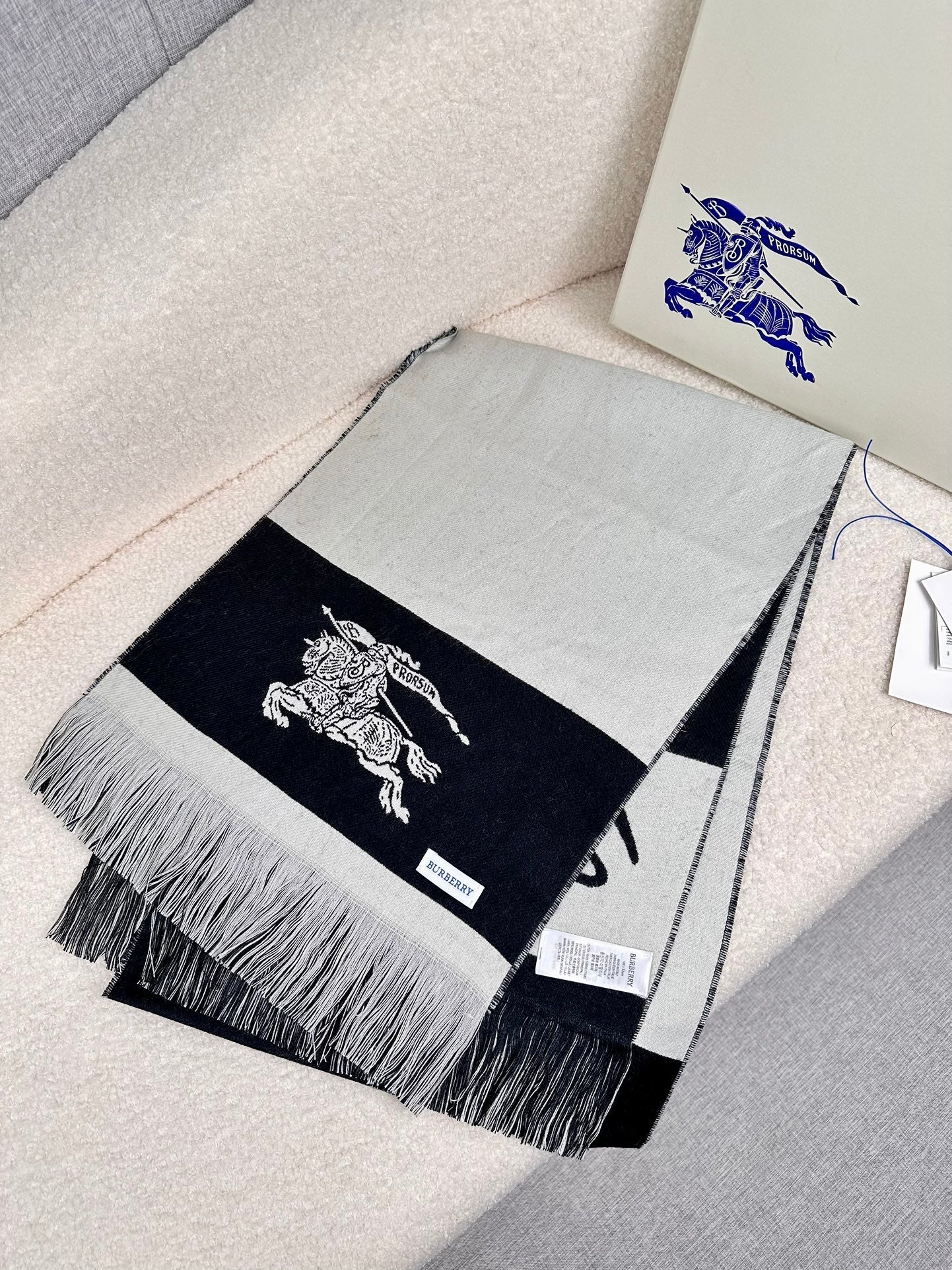 0925 Classic Soft and Comfortable Scarf 0925 Classic Soft and Comfortable Scarf