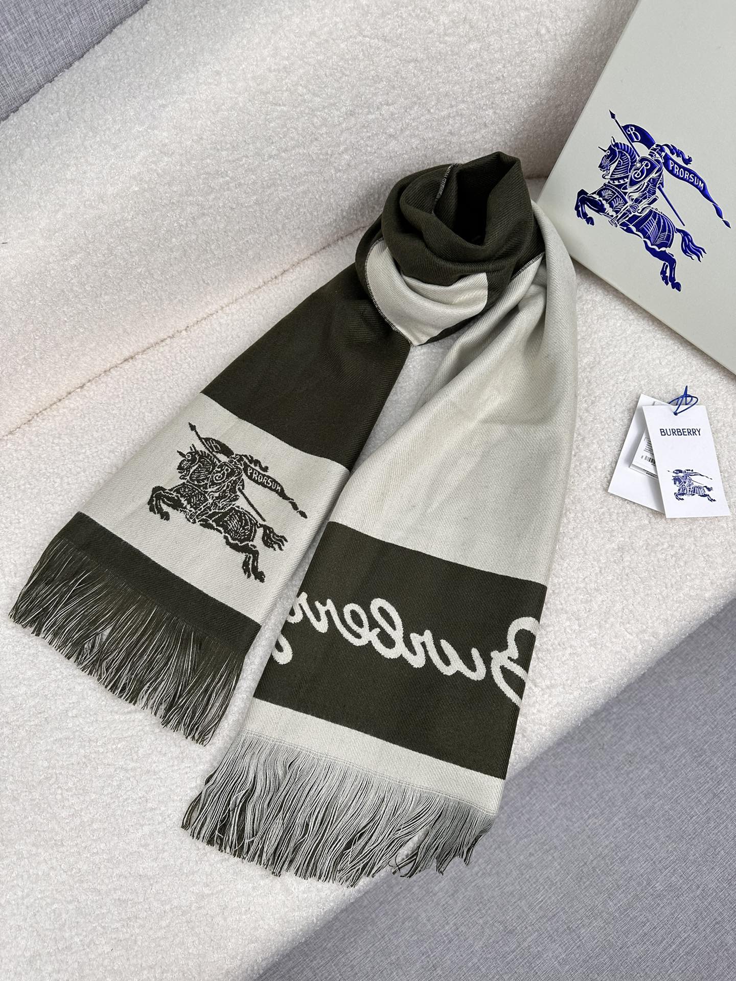 0925 Classic Soft and Comfortable Scarf 0925 Classic Soft and Comfortable Scarf