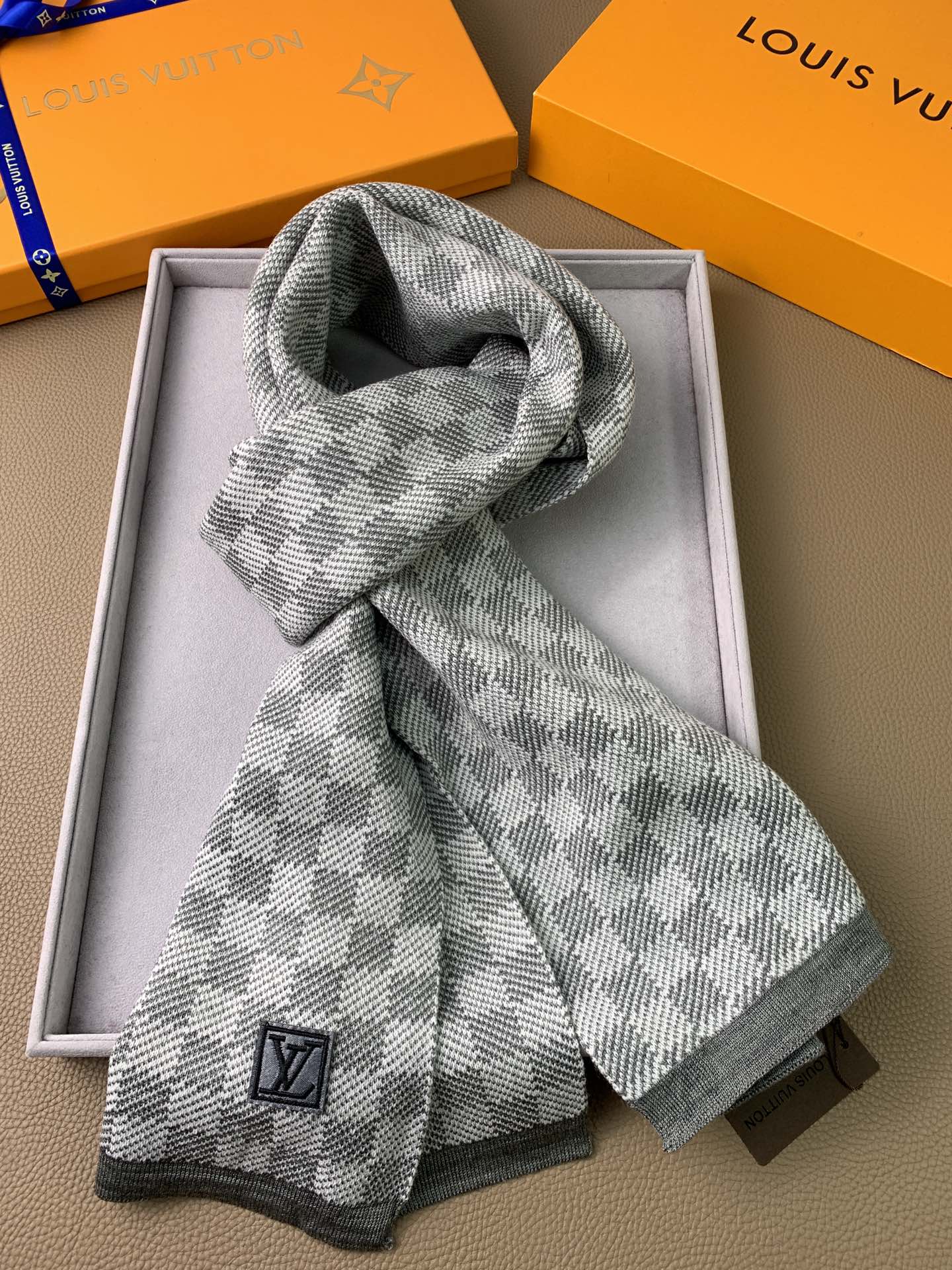 1002 Classic Soft and Comfortable Scarf 1002 Classic Soft and Comfortable Scarf