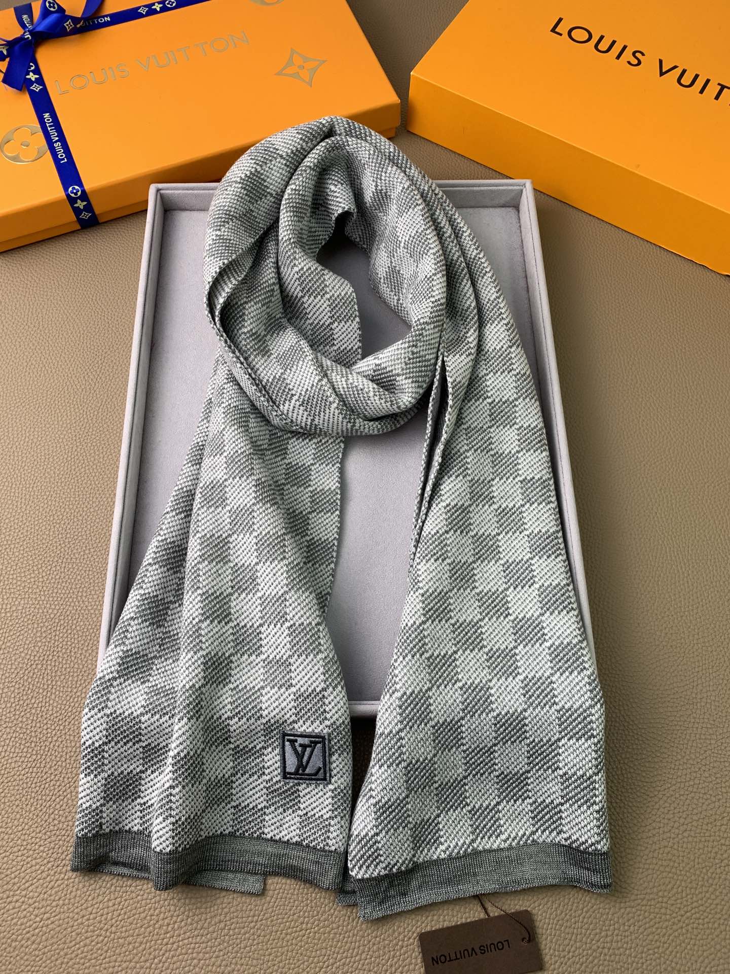 1002 Classic Soft and Comfortable Scarf 1002 Classic Soft and Comfortable Scarf