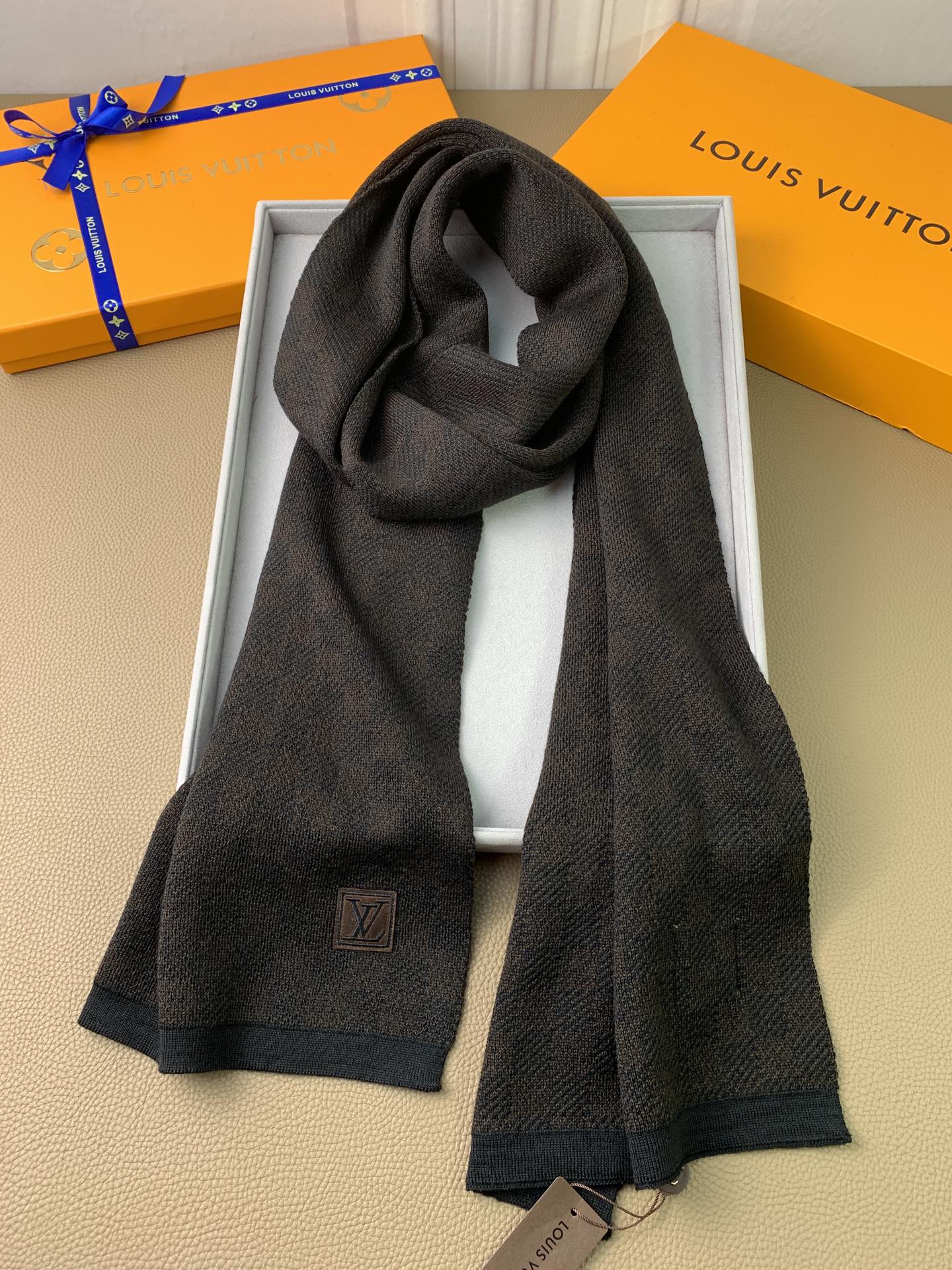 1002 Classic Soft and Comfortable Scarf 1002 Classic Soft and Comfortable Scarf