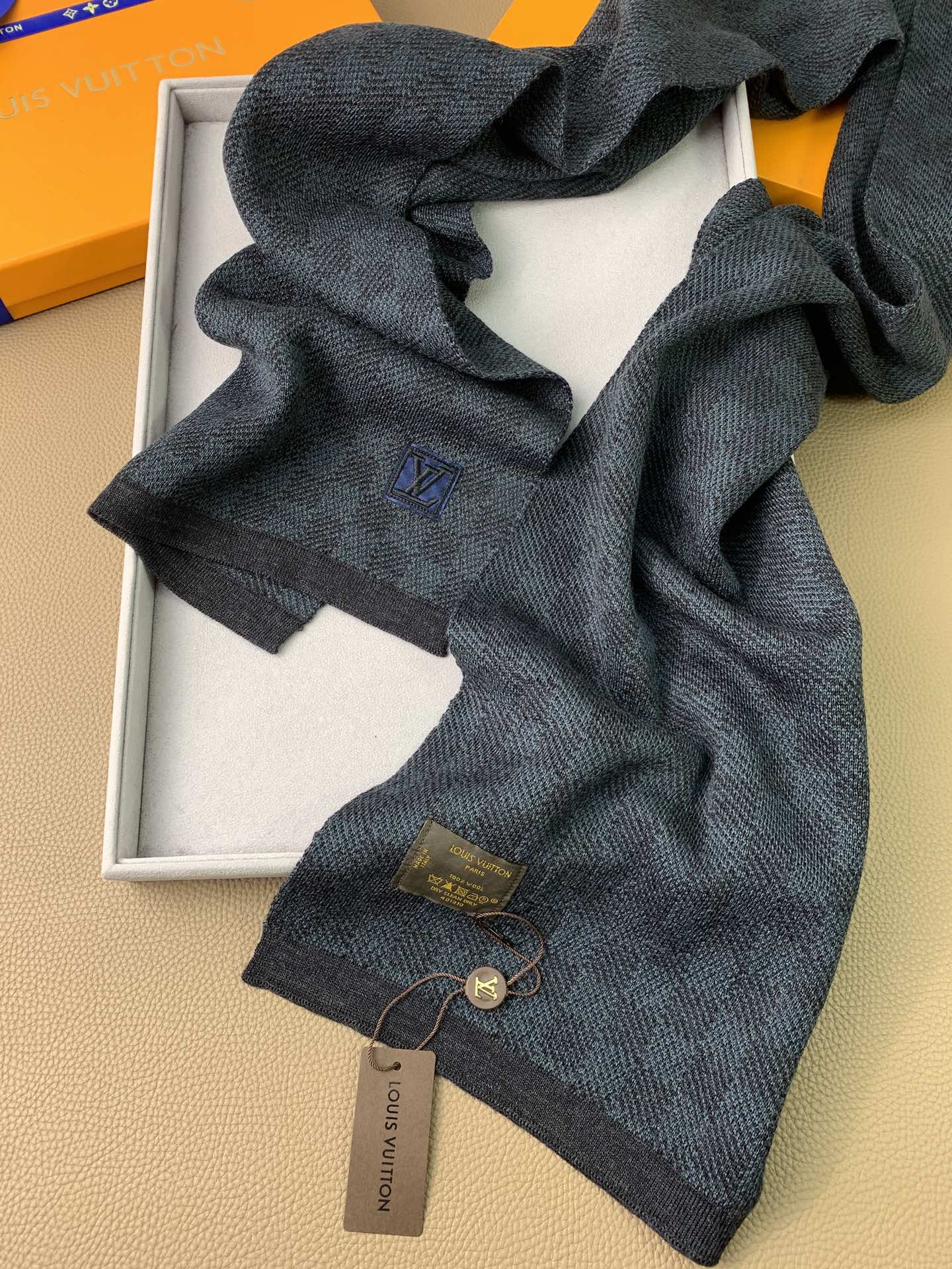 1002 Classic Soft and Comfortable Scarf 1002 Classic Soft and Comfortable Scarf