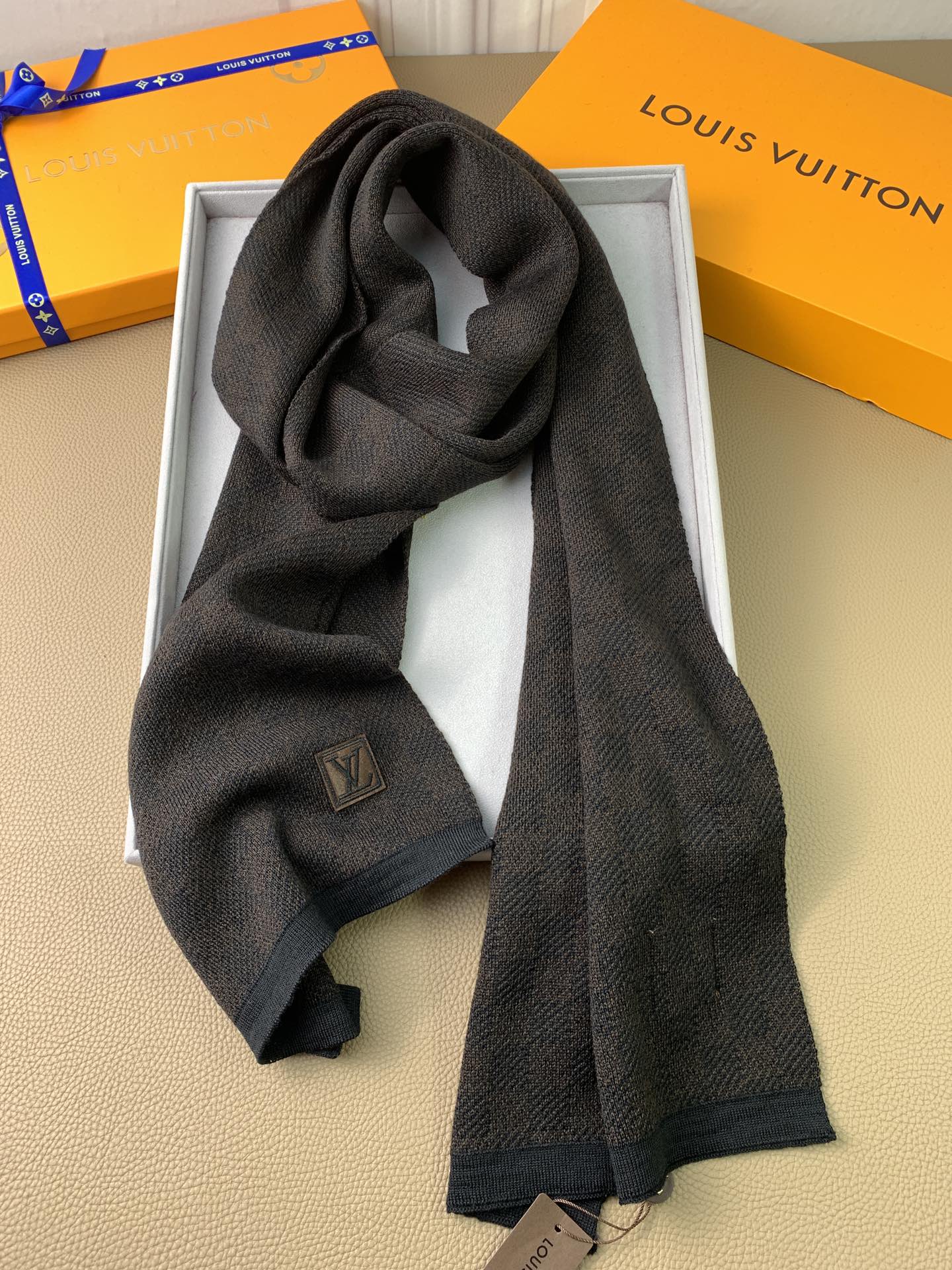 1002 Classic Soft and Comfortable Scarf 1002 Classic Soft and Comfortable Scarf