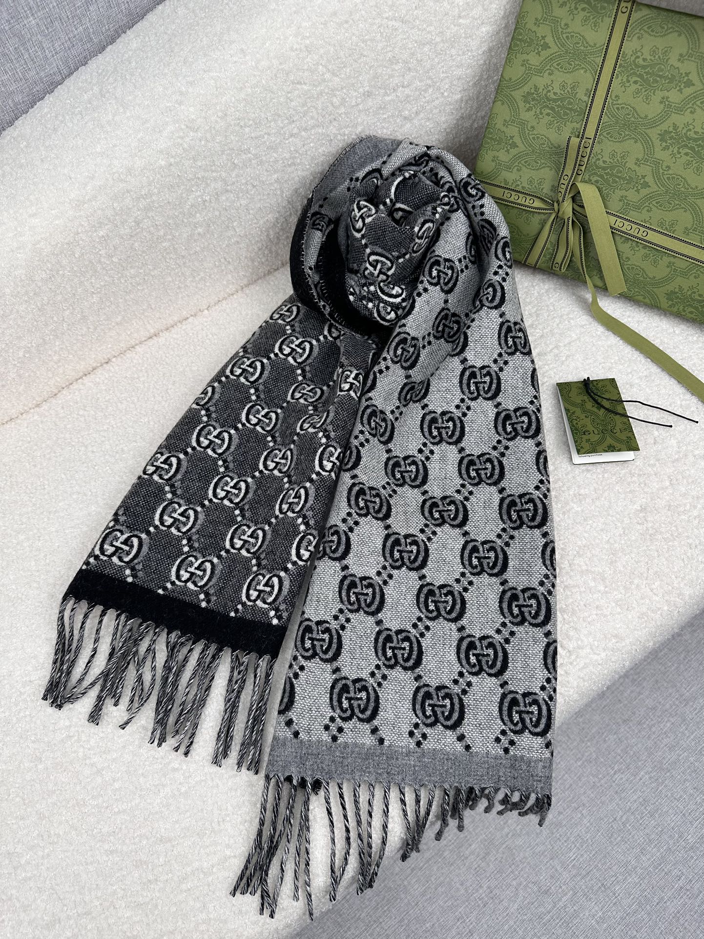 1002 Classic Soft and Comfortable Scarf 1002 Classic Soft and Comfortable Scarf