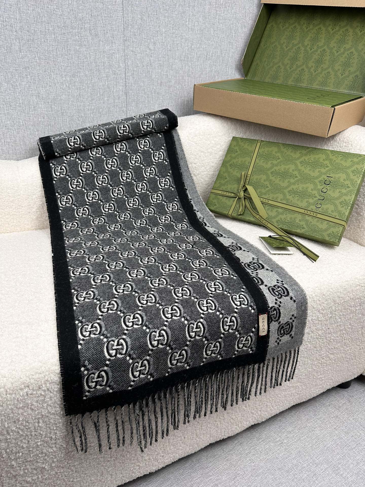 1002 Classic Soft and Comfortable Scarf 1002 Classic Soft and Comfortable Scarf