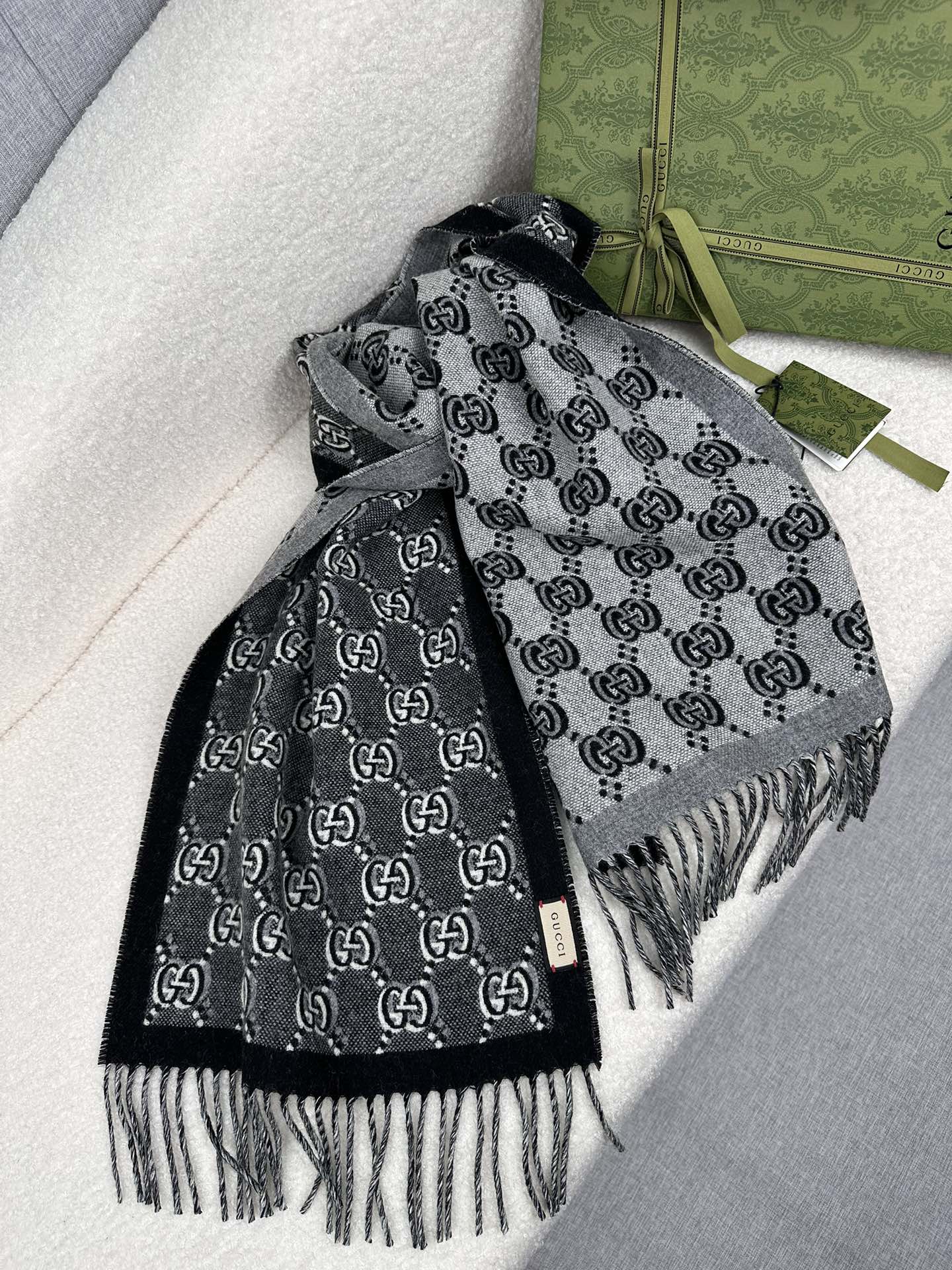 1002 Classic Soft and Comfortable Scarf 1002 Classic Soft and Comfortable Scarf