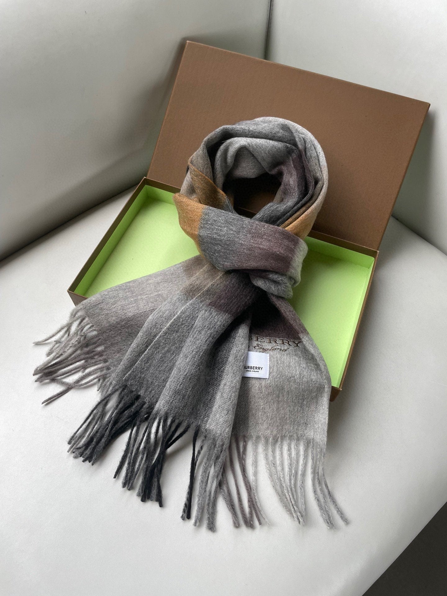 1002 Classic Soft and Comfortable Scarf 1002 Classic Soft and Comfortable Scarf