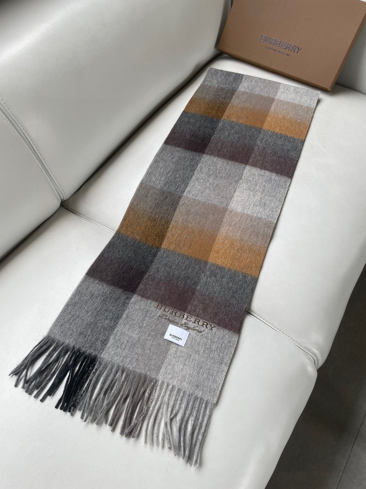1002 Classic Soft and Comfortable Scarf 1002 Classic Soft and Comfortable Scarf