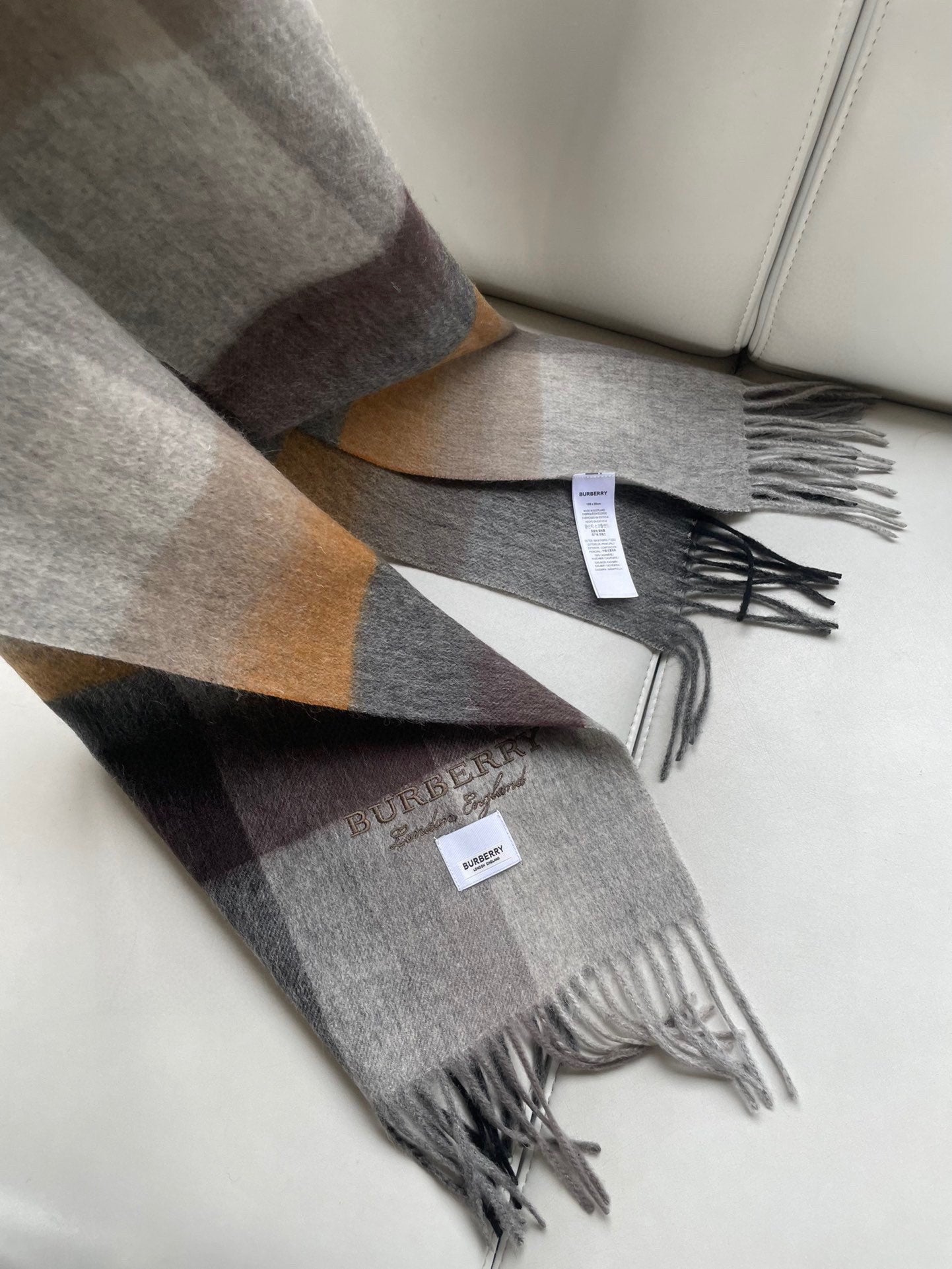 1002 Classic Soft and Comfortable Scarf 1002 Classic Soft and Comfortable Scarf