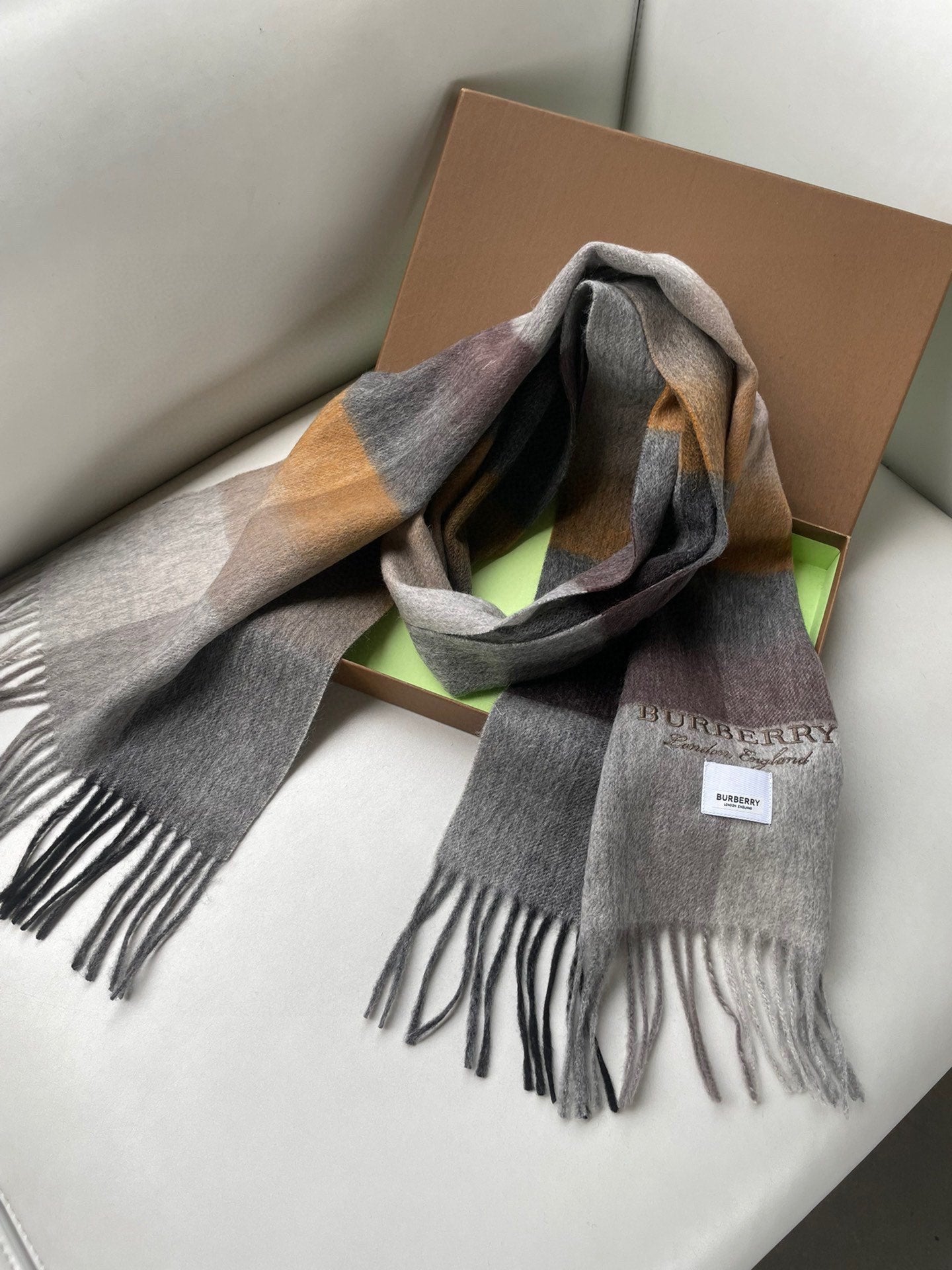 1002 Classic Soft and Comfortable Scarf 1002 Classic Soft and Comfortable Scarf