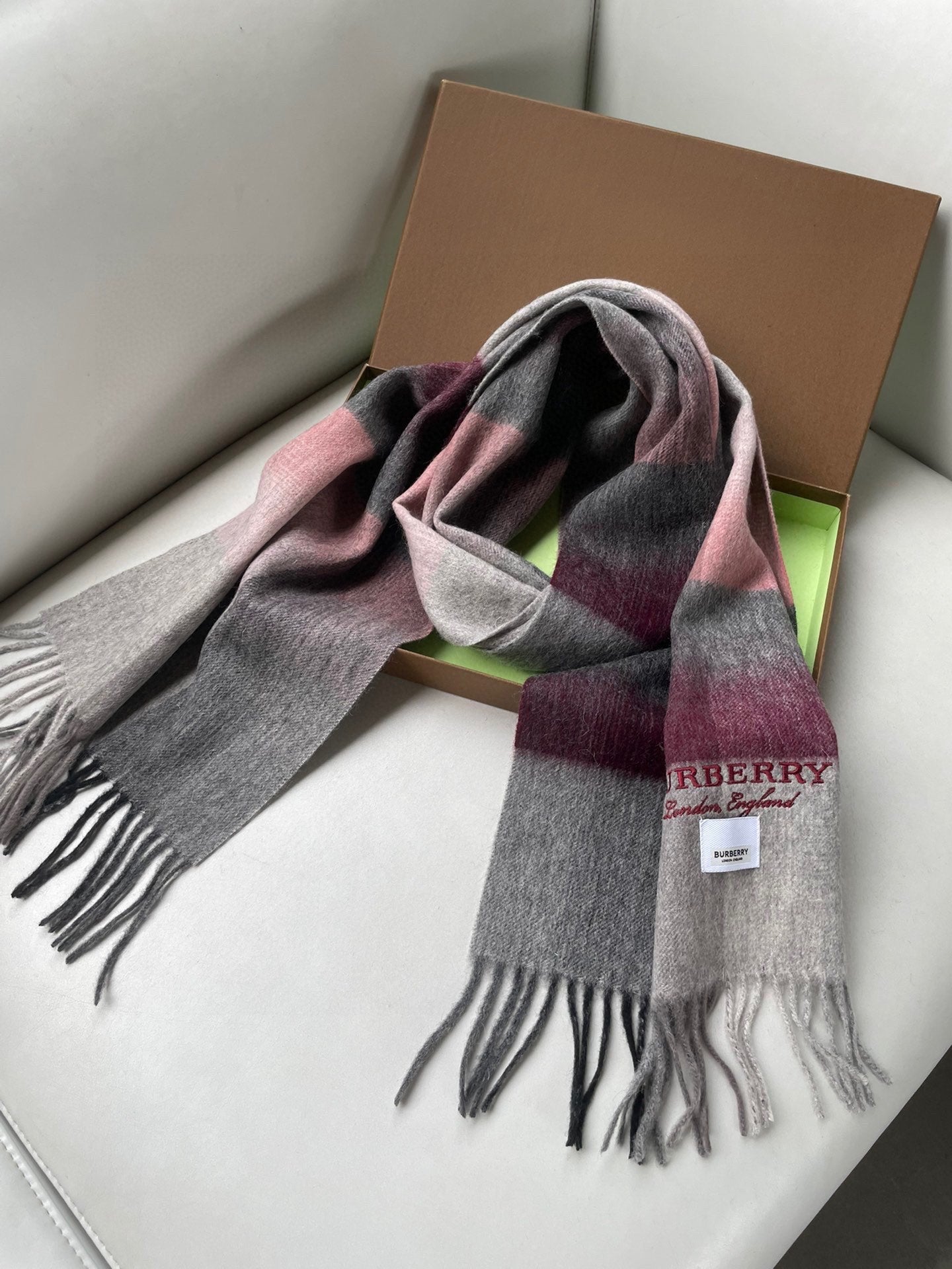 1002 Classic Soft and Comfortable Scarf 1002 Classic Soft and Comfortable Scarf