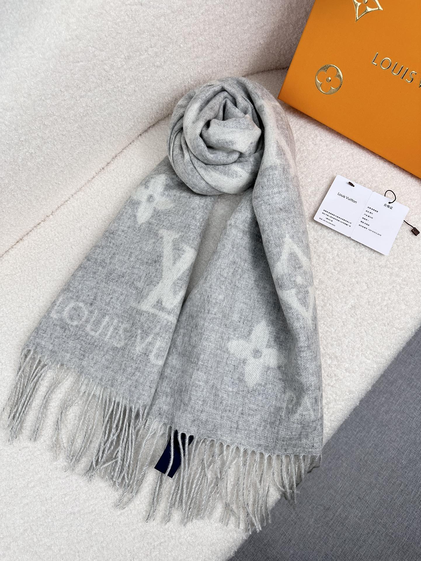 0925 Classic Soft and Comfortable Scarf 0925 Classic Soft and Comfortable Scarf