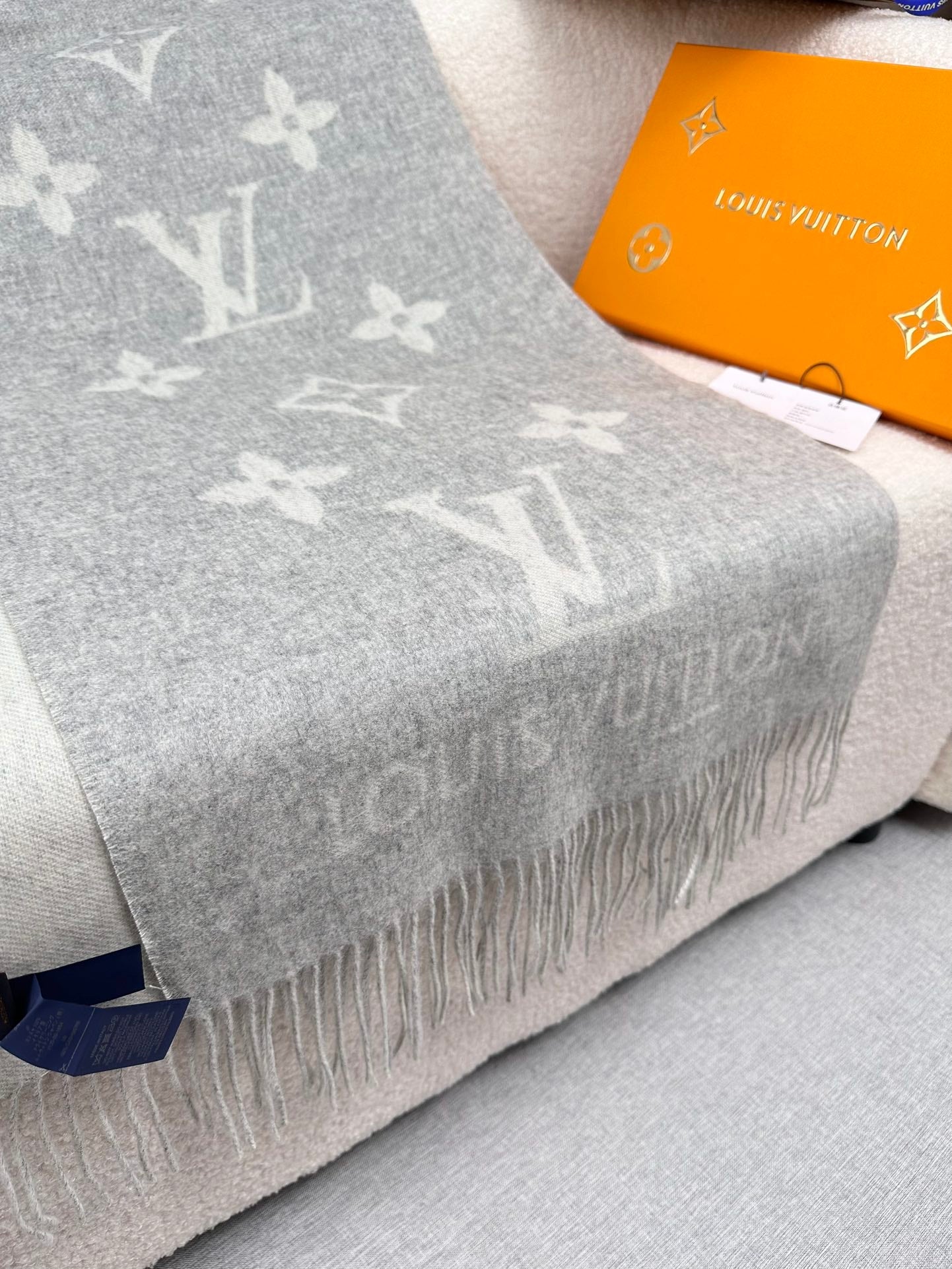 0925 Classic Soft and Comfortable Scarf 0925 Classic Soft and Comfortable Scarf