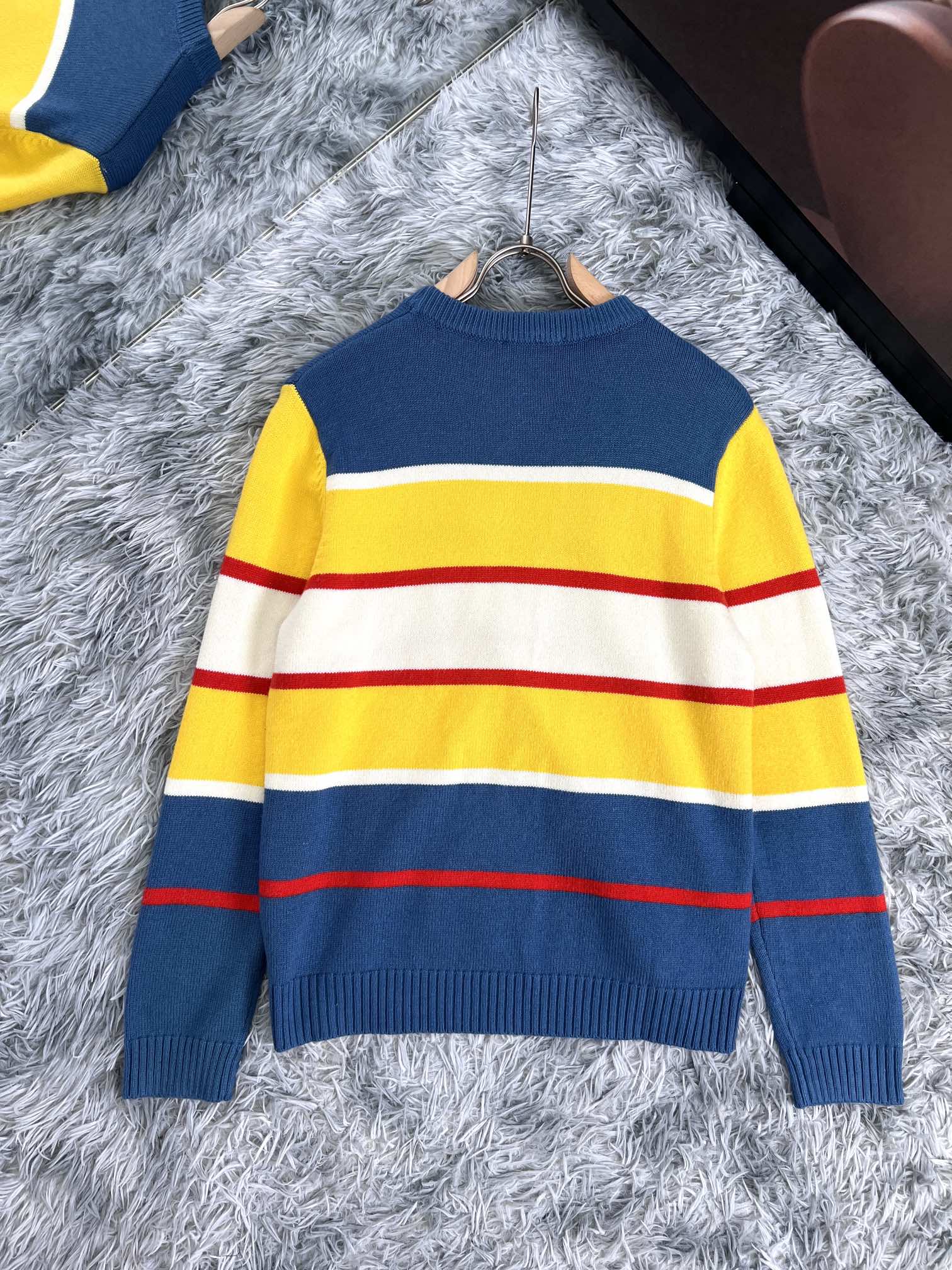 0808 New color contrast sweater 0808 New color contrast sweater