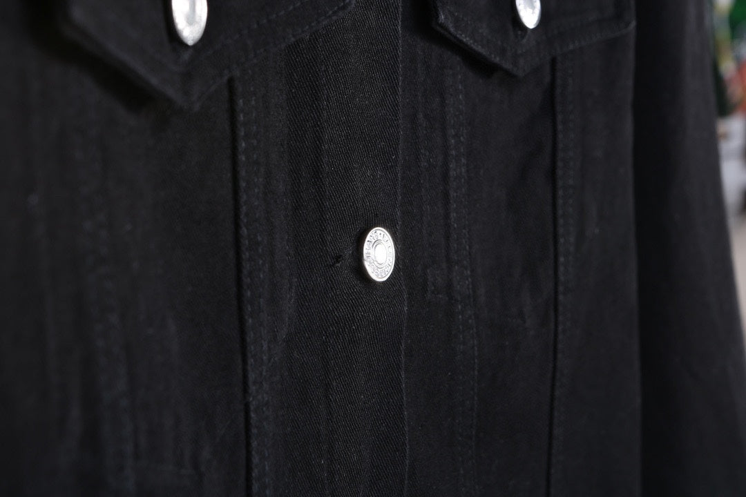 0717 A classic must-have minimalist shirt jacket 0717 A classic must-have minimalist shirt jacket