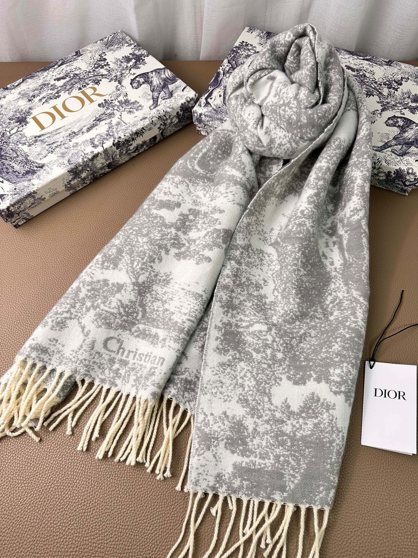 0925 Classic Soft and Comfortable Scarf 0925 Classic Soft and Comfortable Scarf
