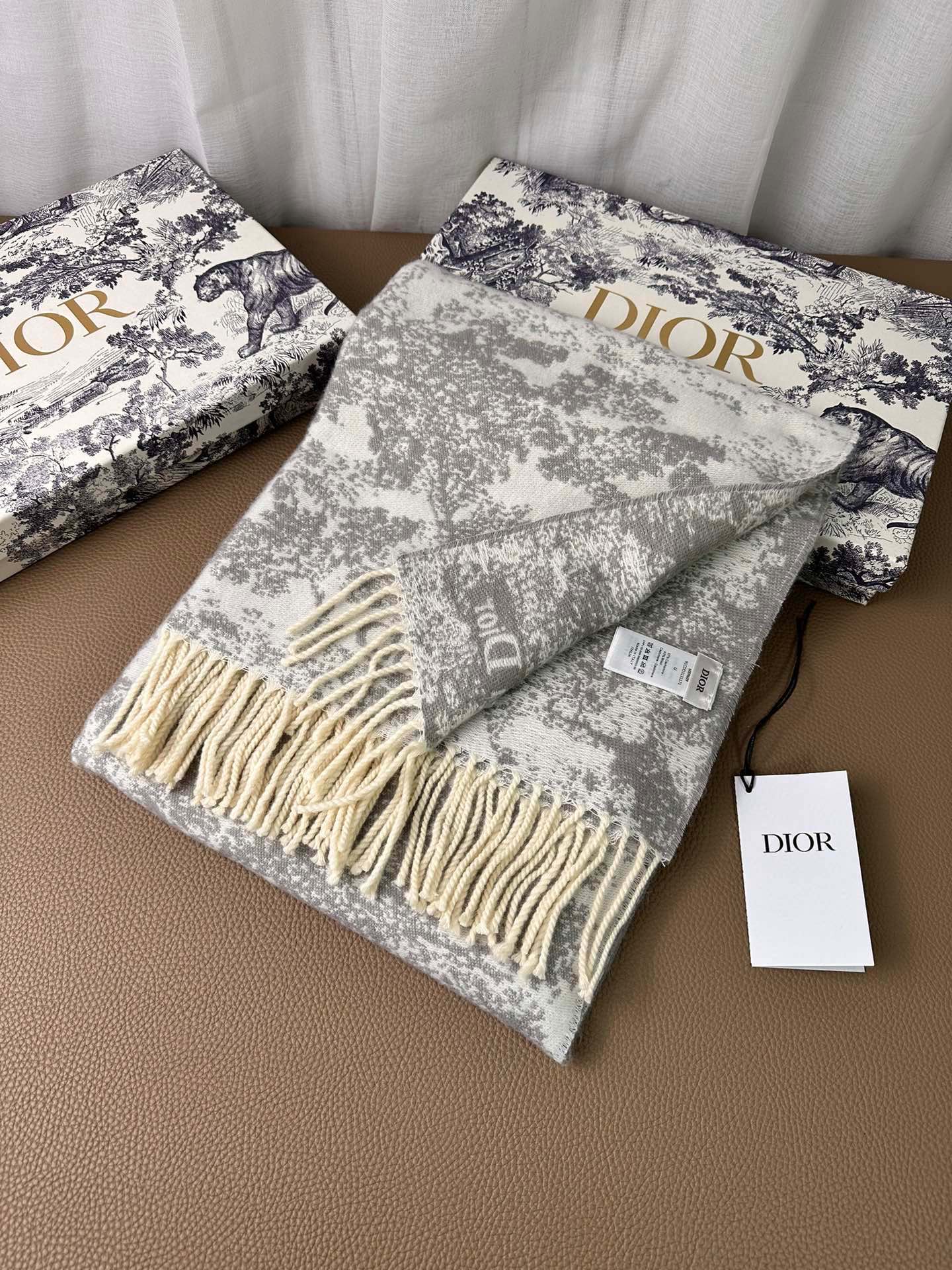 0925 Classic Soft and Comfortable Scarf 0925 Classic Soft and Comfortable Scarf