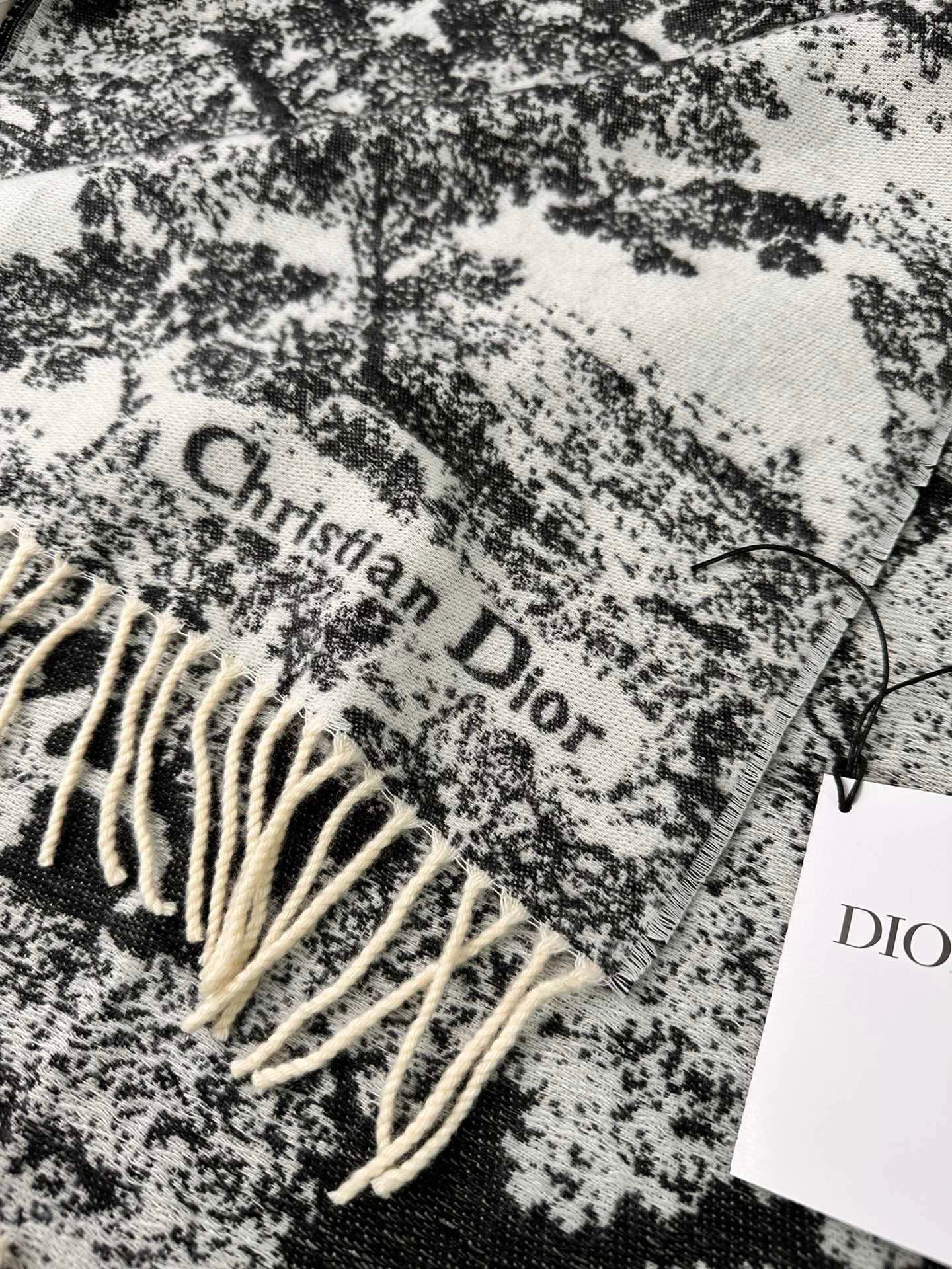 0925 Classic Soft and Comfortable Scarf 0925 Classic Soft and Comfortable Scarf
