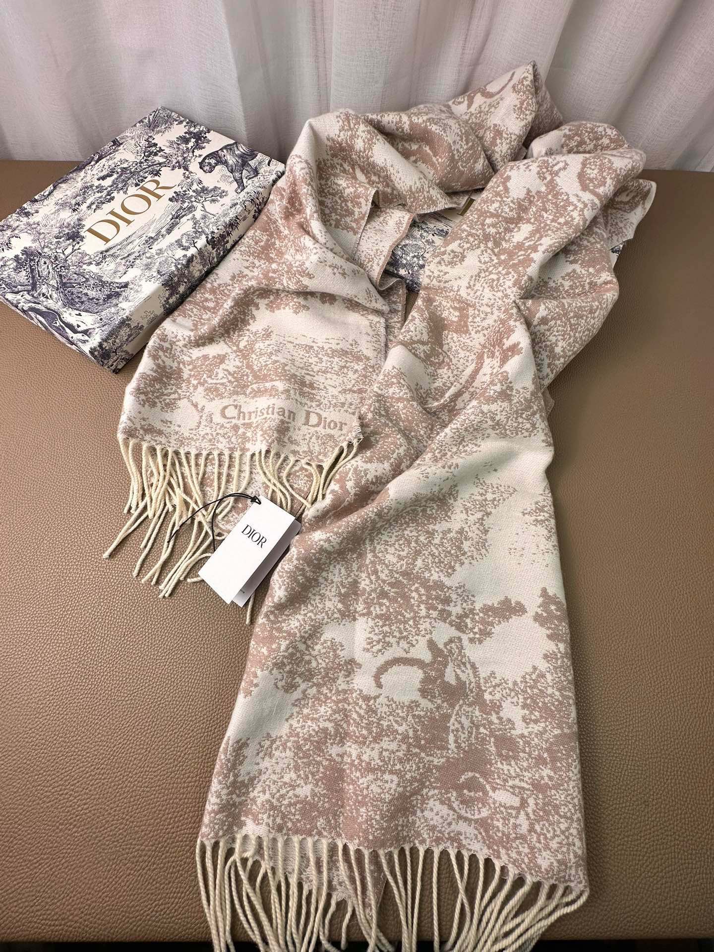0925 Classic Soft and Comfortable Scarf 0925 Classic Soft and Comfortable Scarf