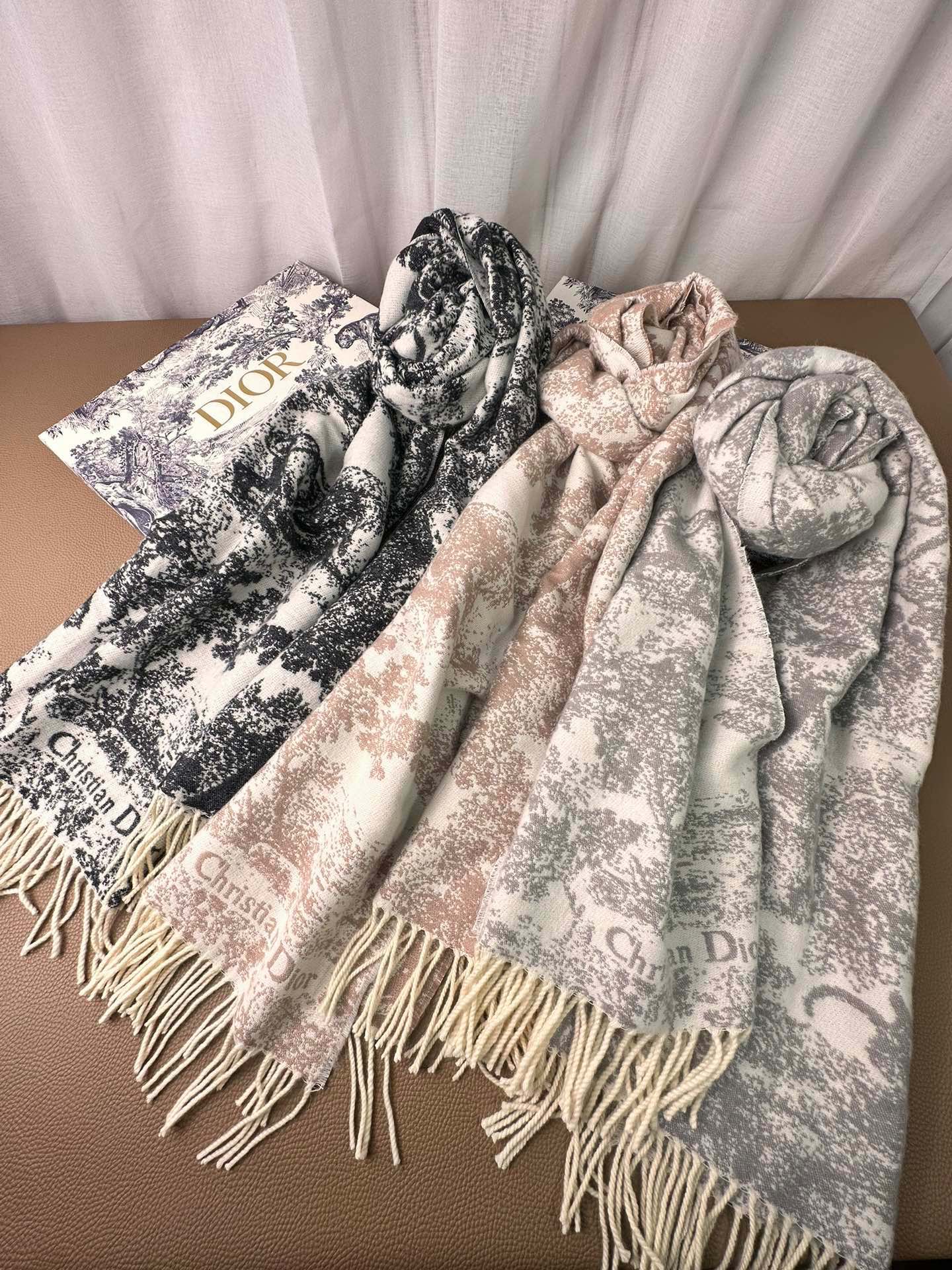 0925 Classic Soft and Comfortable Scarf 0925 Classic Soft and Comfortable Scarf