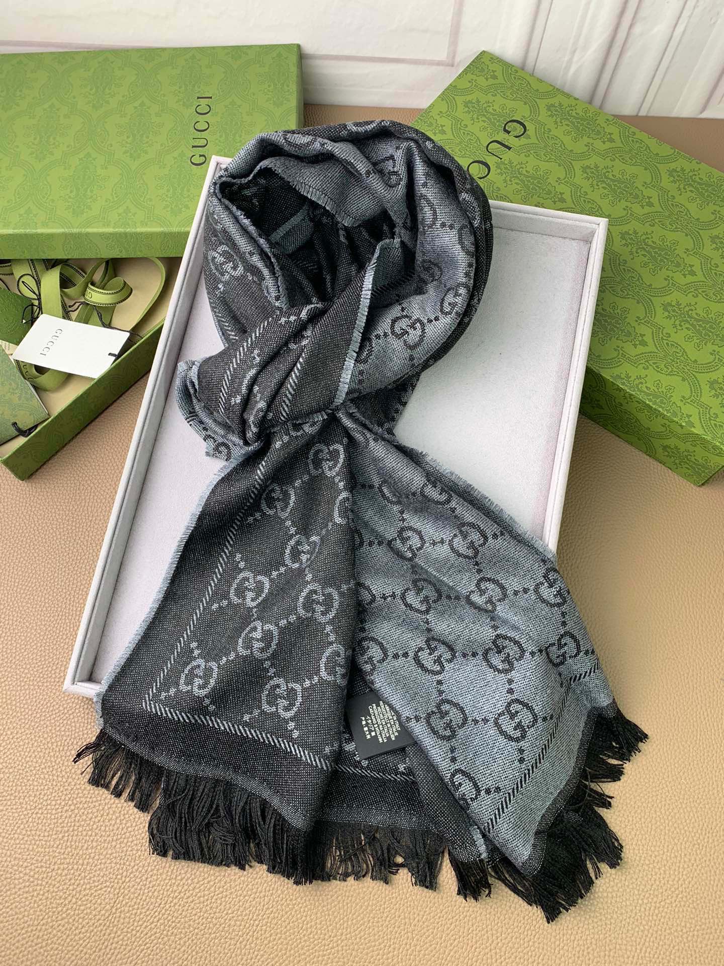 1002 Classic Soft and Comfortable Scarf 1002 Classic Soft and Comfortable Scarf
