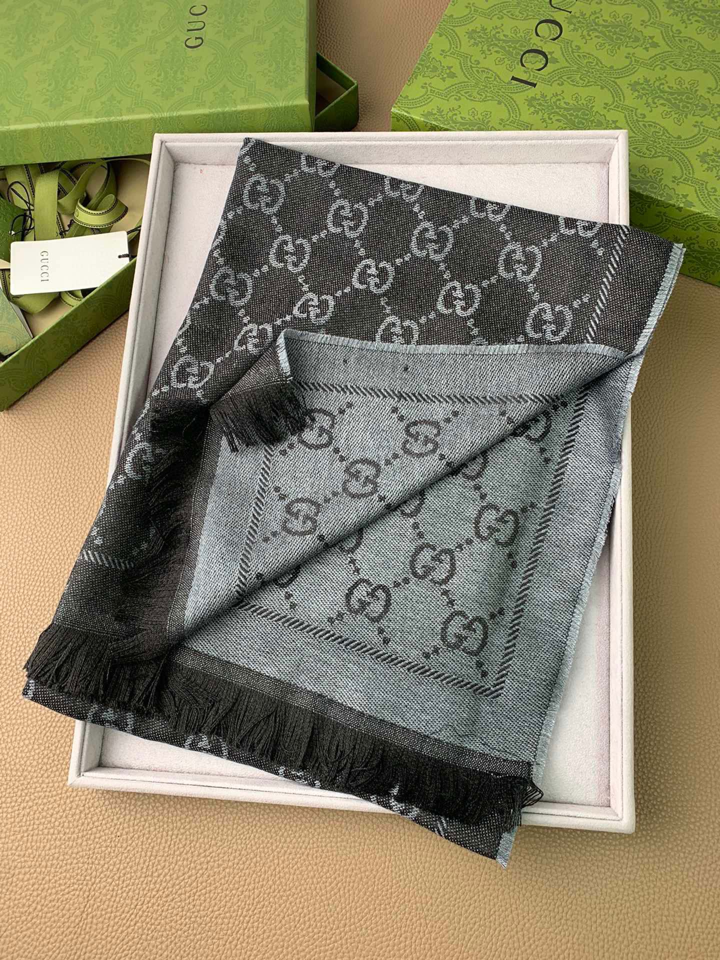 1002 Classic Soft and Comfortable Scarf 1002 Classic Soft and Comfortable Scarf