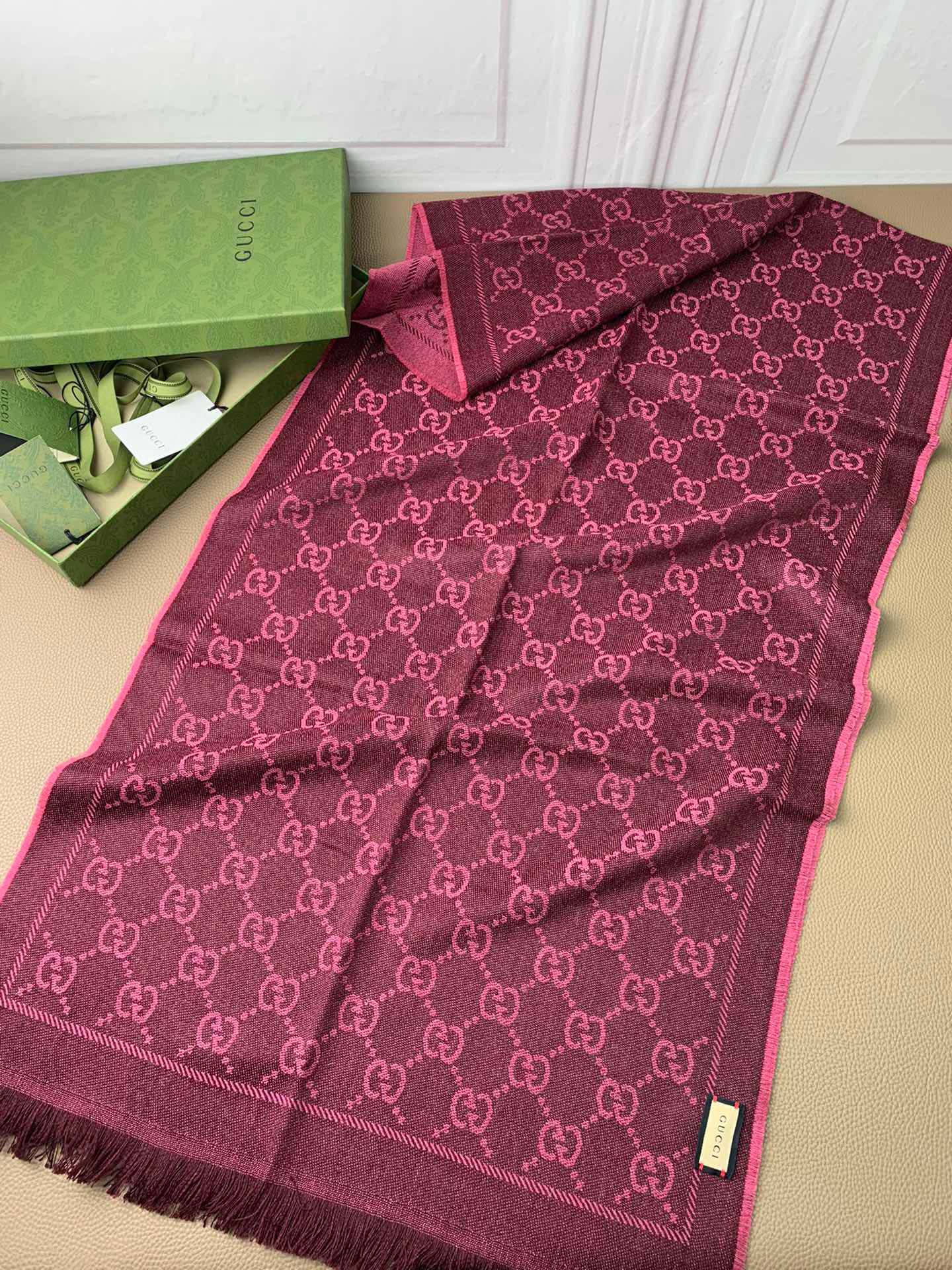 1002 Classic Soft and Comfortable Scarf 1002 Classic Soft and Comfortable Scarf
