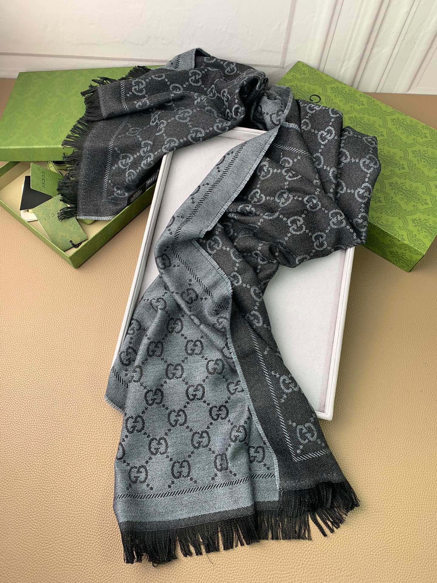 1002 Classic Soft and Comfortable Scarf 1002 Classic Soft and Comfortable Scarf