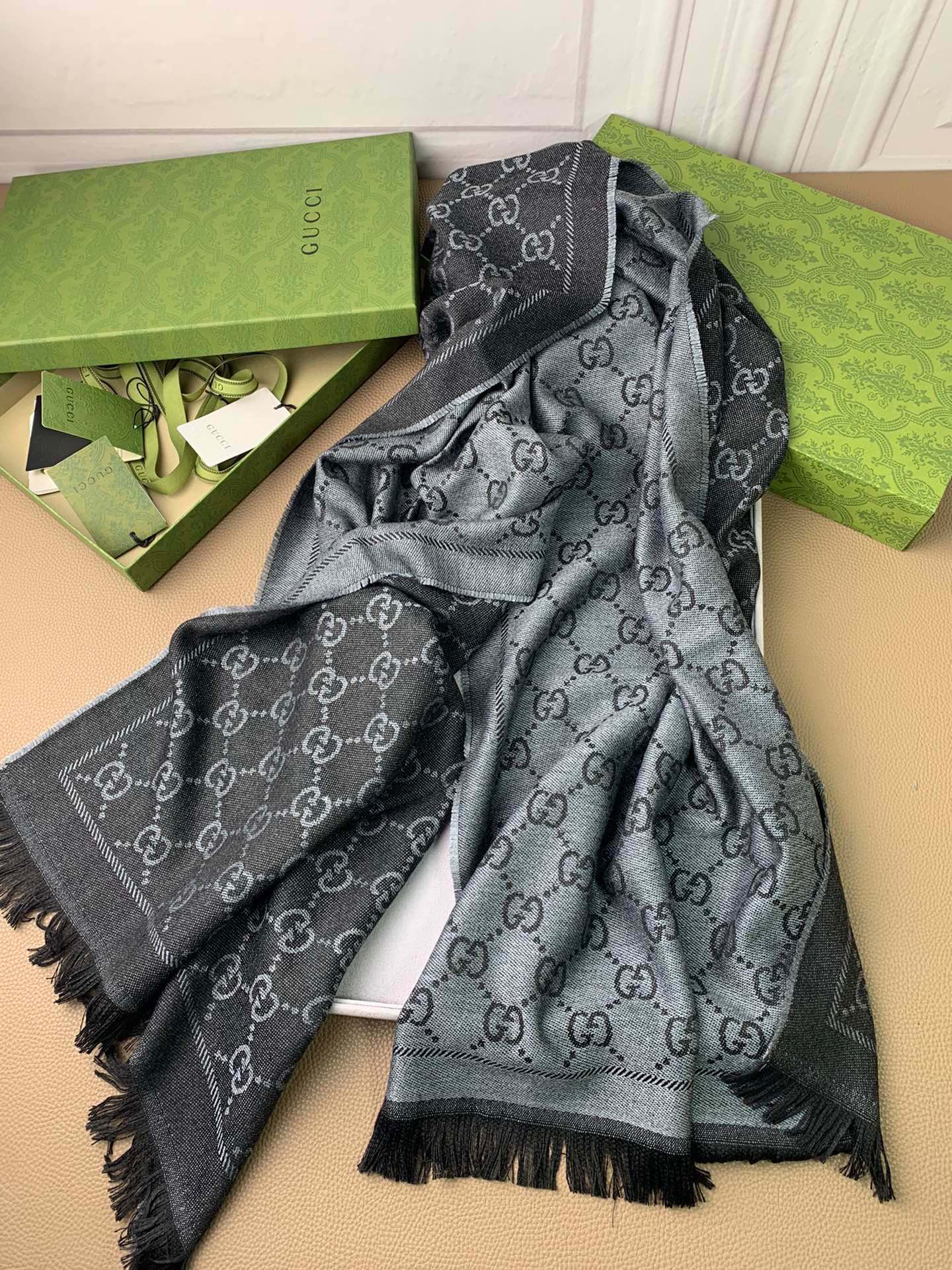 1002 Classic Soft and Comfortable Scarf 1002 Classic Soft and Comfortable Scarf
