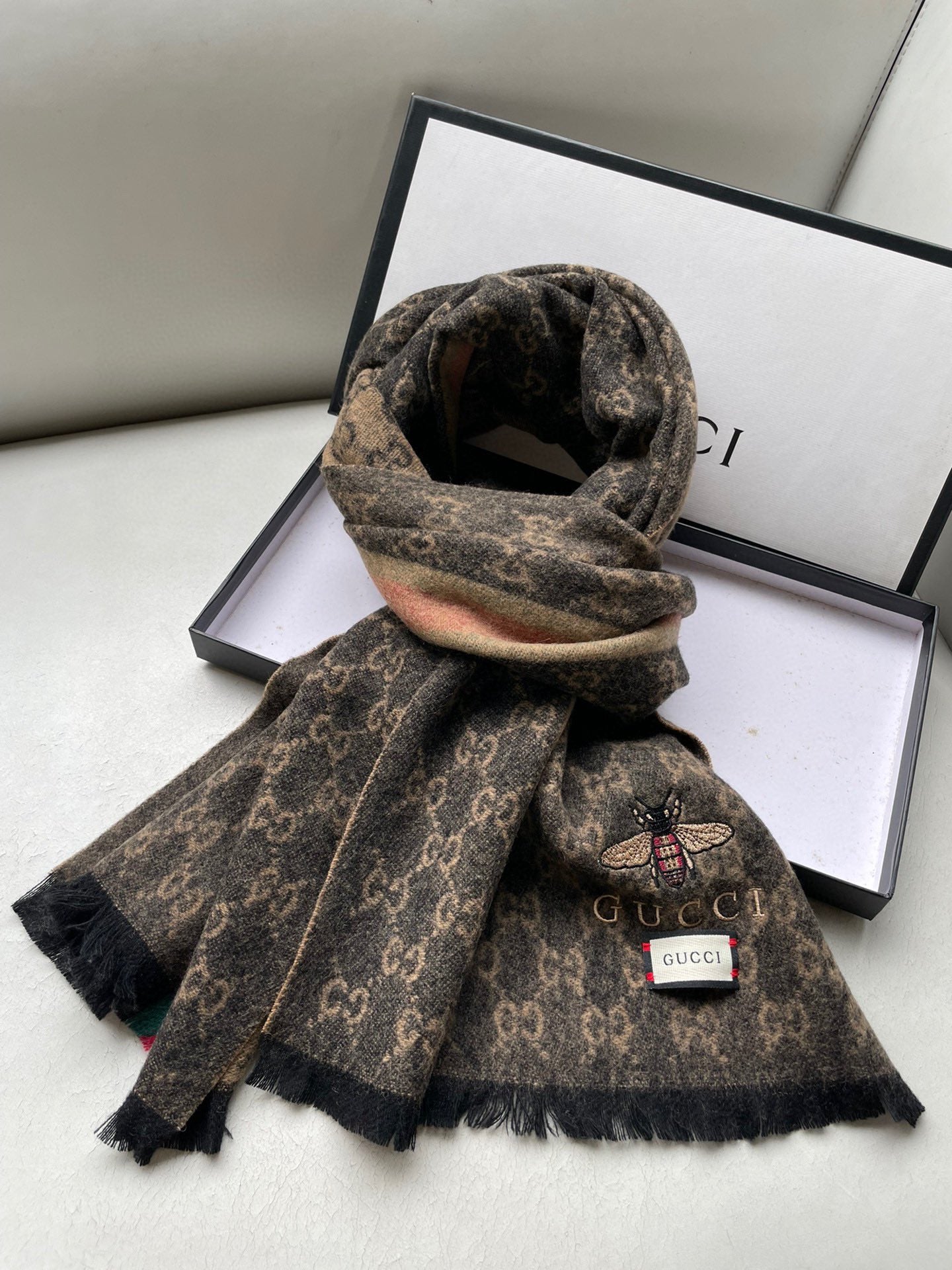 1002 Classic Soft and Comfortable Scarf 1002 Classic Soft and Comfortable Scarf