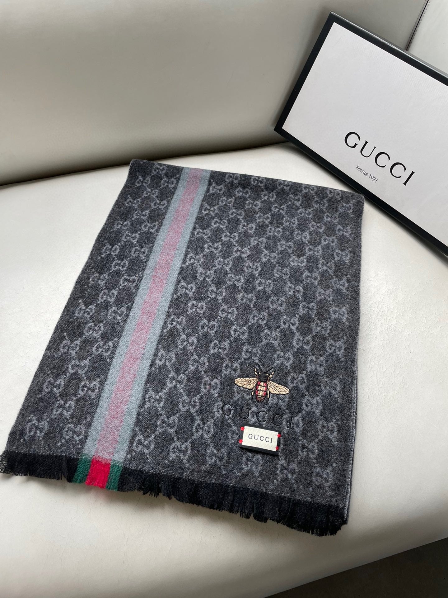 1002 Classic Soft and Comfortable Scarf 1002 Classic Soft and Comfortable Scarf