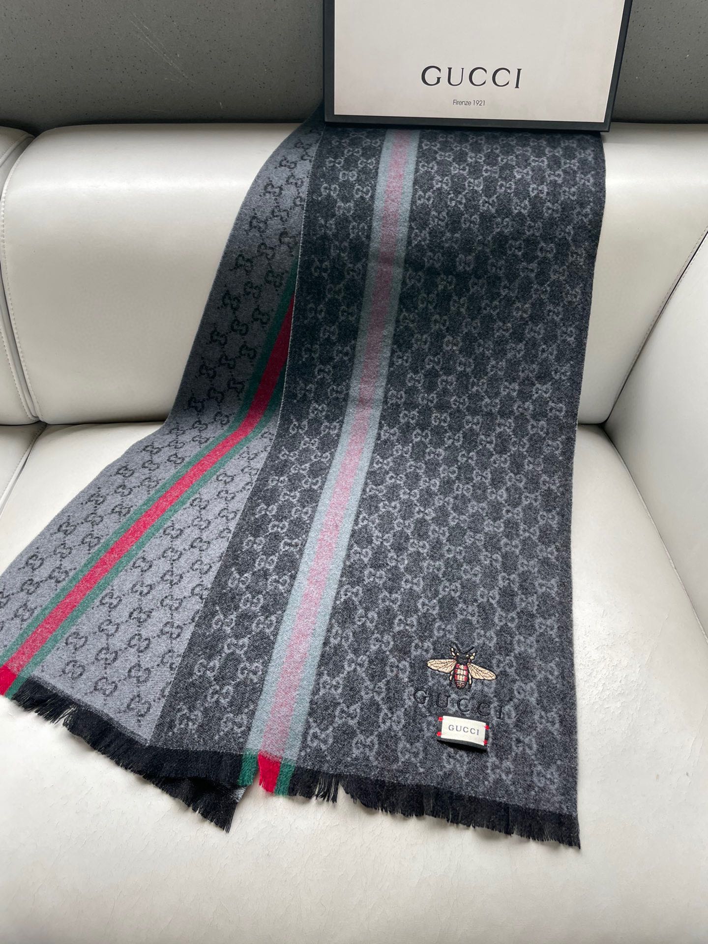 1002 Classic Soft and Comfortable Scarf 1002 Classic Soft and Comfortable Scarf