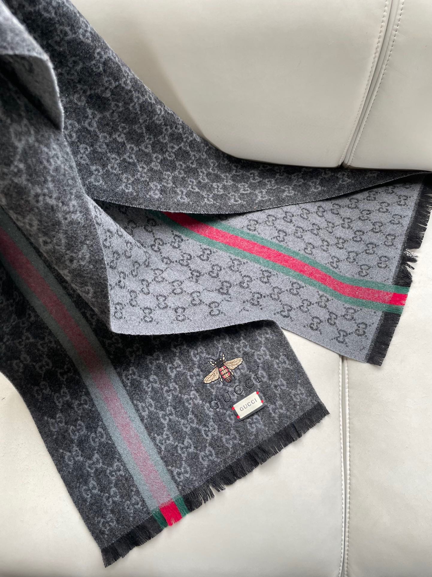 1002 Classic Soft and Comfortable Scarf 1002 Classic Soft and Comfortable Scarf