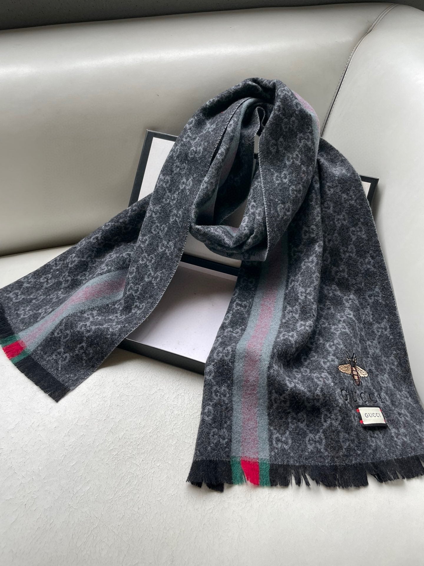 1002 Classic Soft and Comfortable Scarf 1002 Classic Soft and Comfortable Scarf