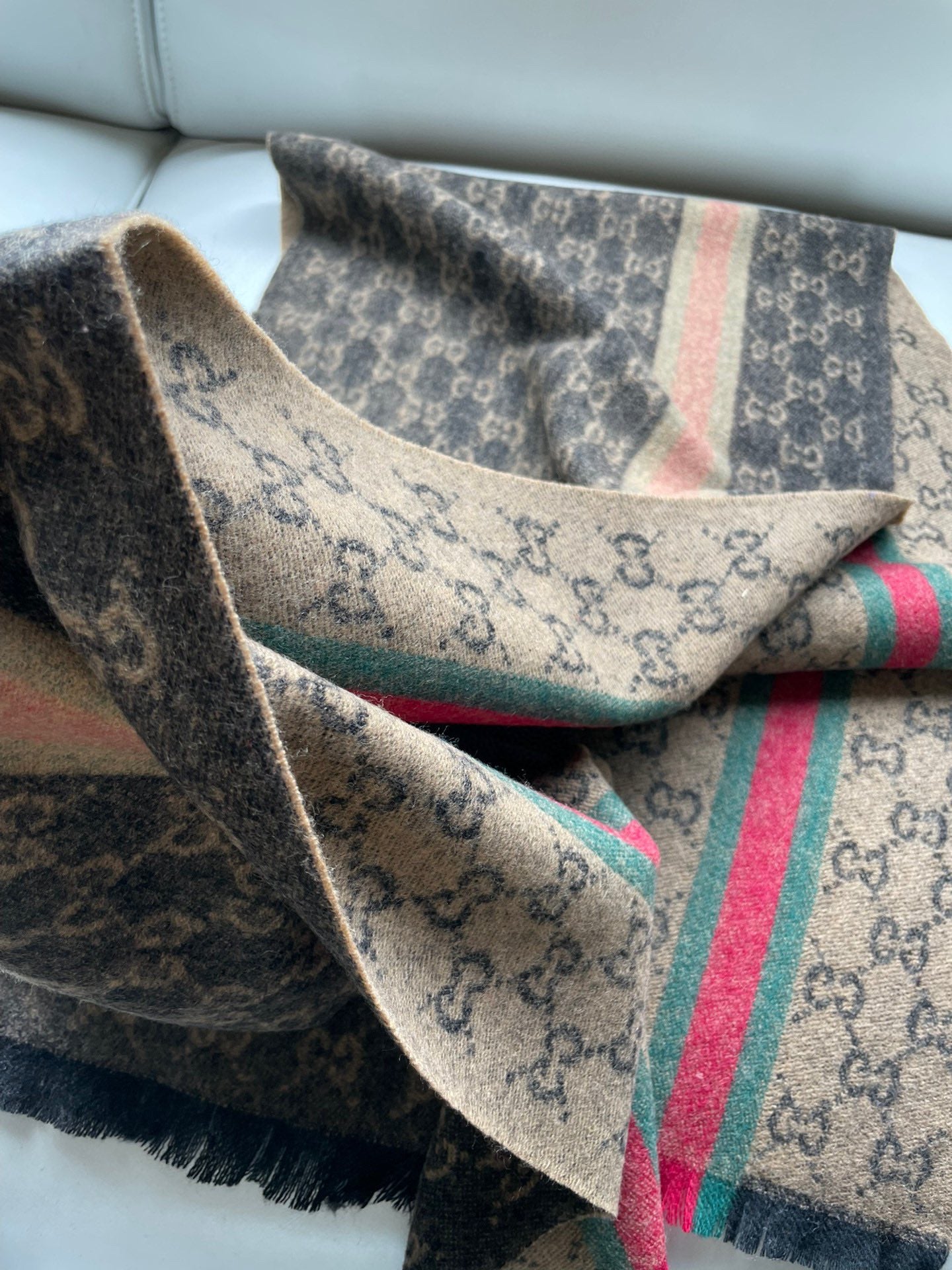 1002 Classic Soft and Comfortable Scarf 1002 Classic Soft and Comfortable Scarf