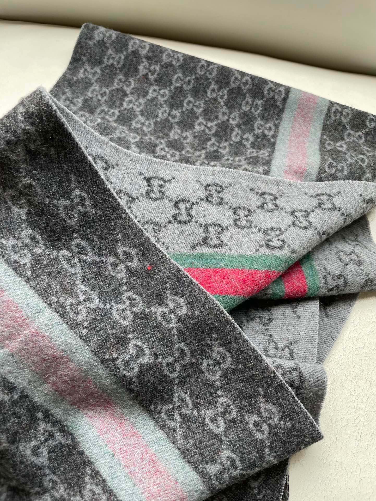 1002 Classic Soft and Comfortable Scarf 1002 Classic Soft and Comfortable Scarf