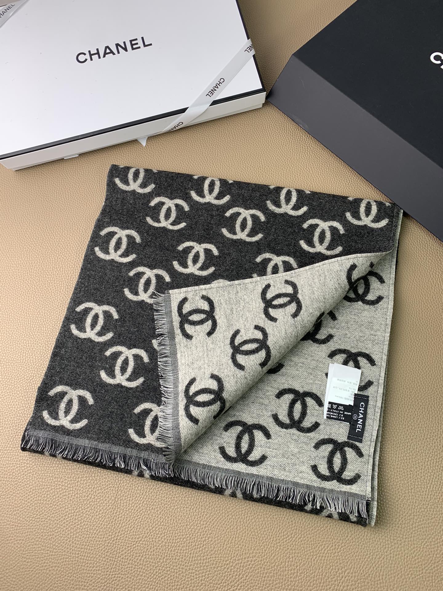 1002 Classic Soft and Comfortable Scarf 1002 Classic Soft and Comfortable Scarf