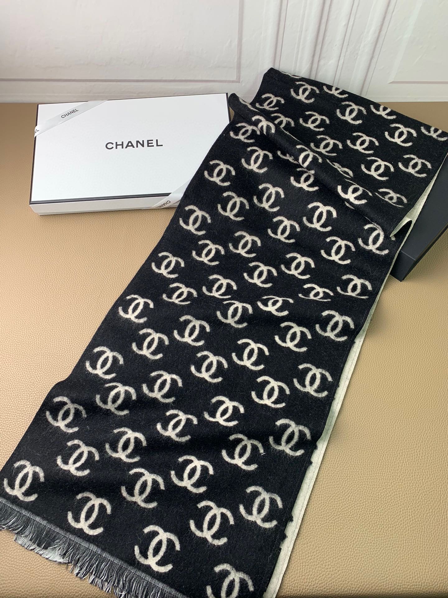 1002 Classic Soft and Comfortable Scarf 1002 Classic Soft and Comfortable Scarf