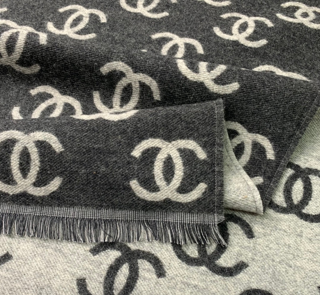 1002 Classic Soft and Comfortable Scarf 1002 Classic Soft and Comfortable Scarf
