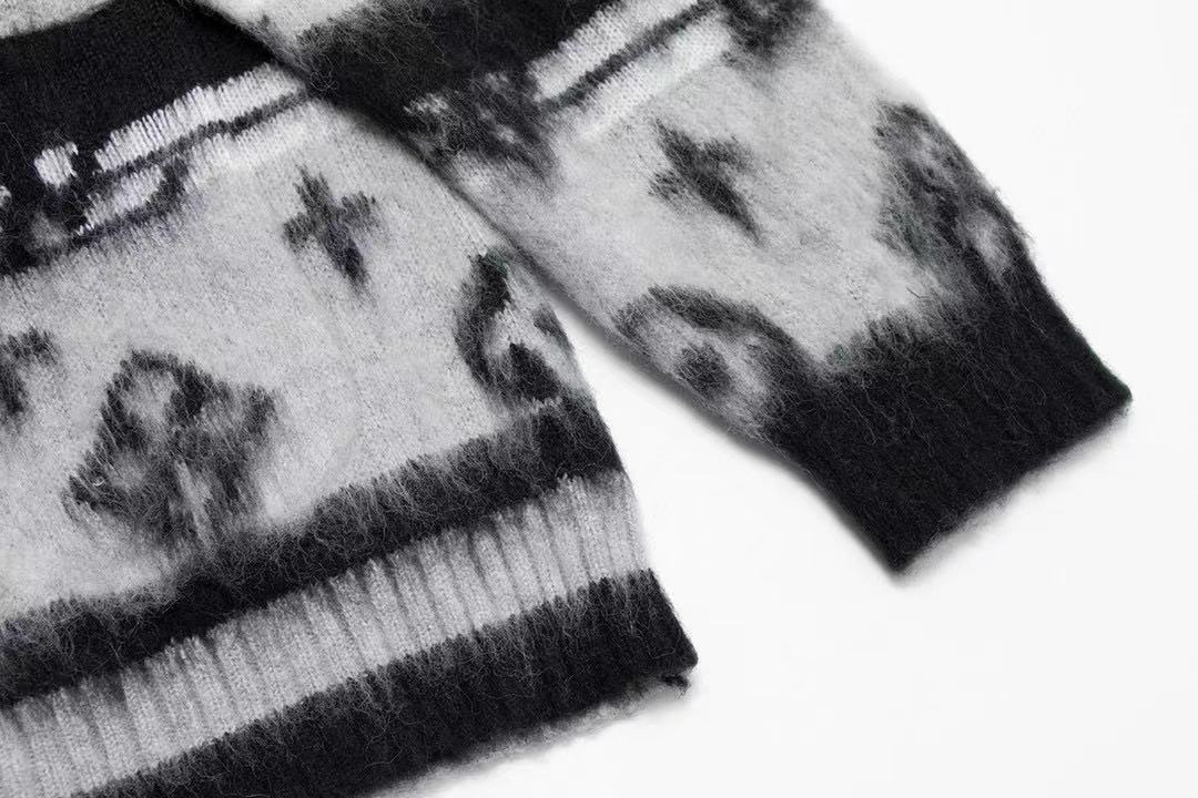 Classic Letter Gradient Sweater Classic Letter Gradient Sweater