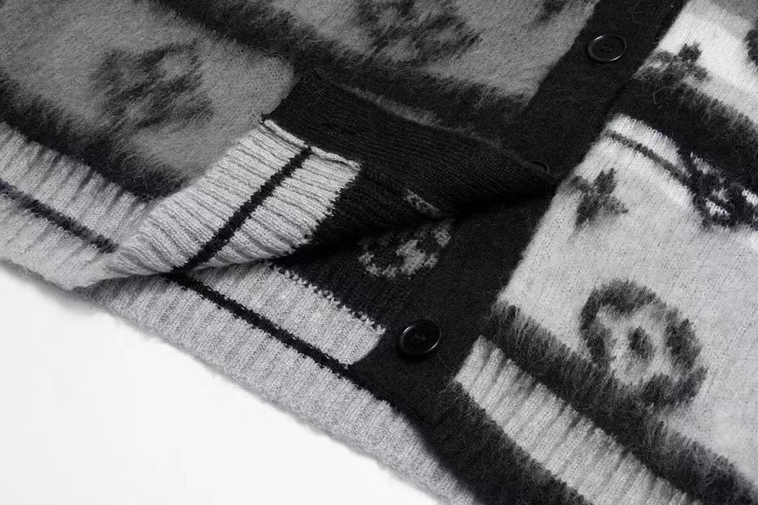 Classic Letter Gradient Sweater Classic Letter Gradient Sweater