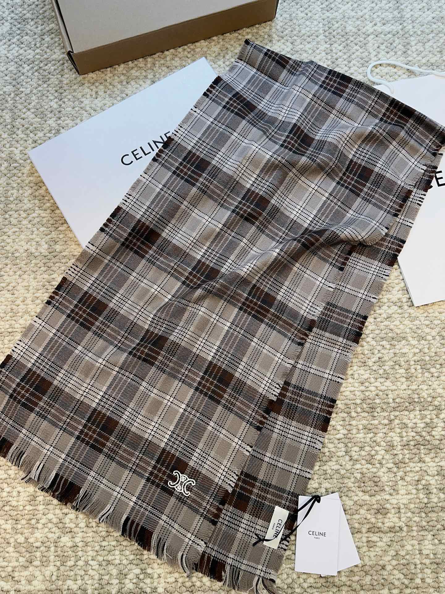 0925 Classic Soft and Comfortable Scarf 0925 Classic Soft and Comfortable Scarf