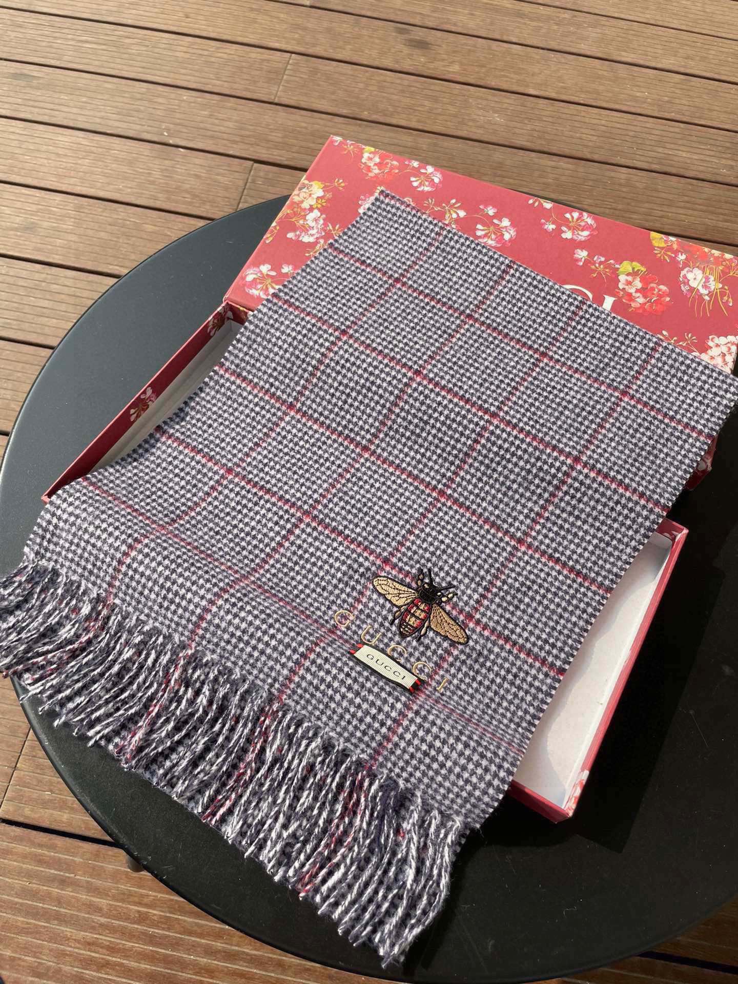 1002 Classic Soft and Comfortable Scarf 1002 Classic Soft and Comfortable Scarf
