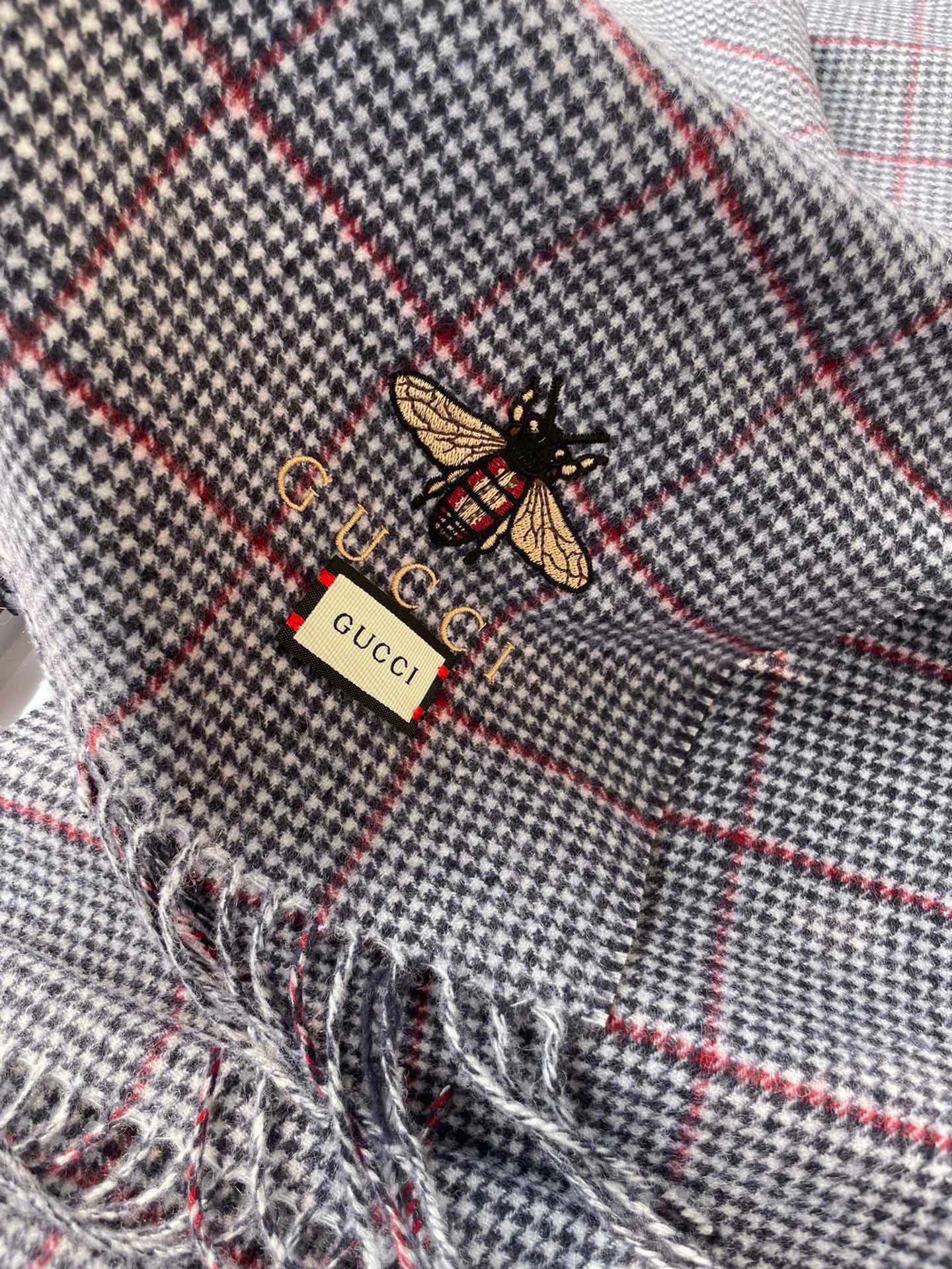 1002 Classic Soft and Comfortable Scarf 1002 Classic Soft and Comfortable Scarf