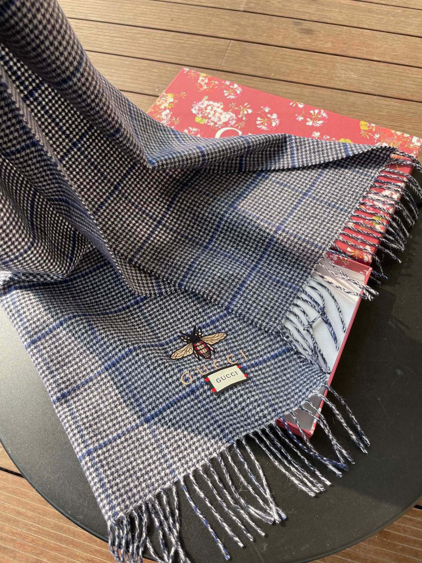 1002 Classic Soft and Comfortable Scarf 1002 Classic Soft and Comfortable Scarf
