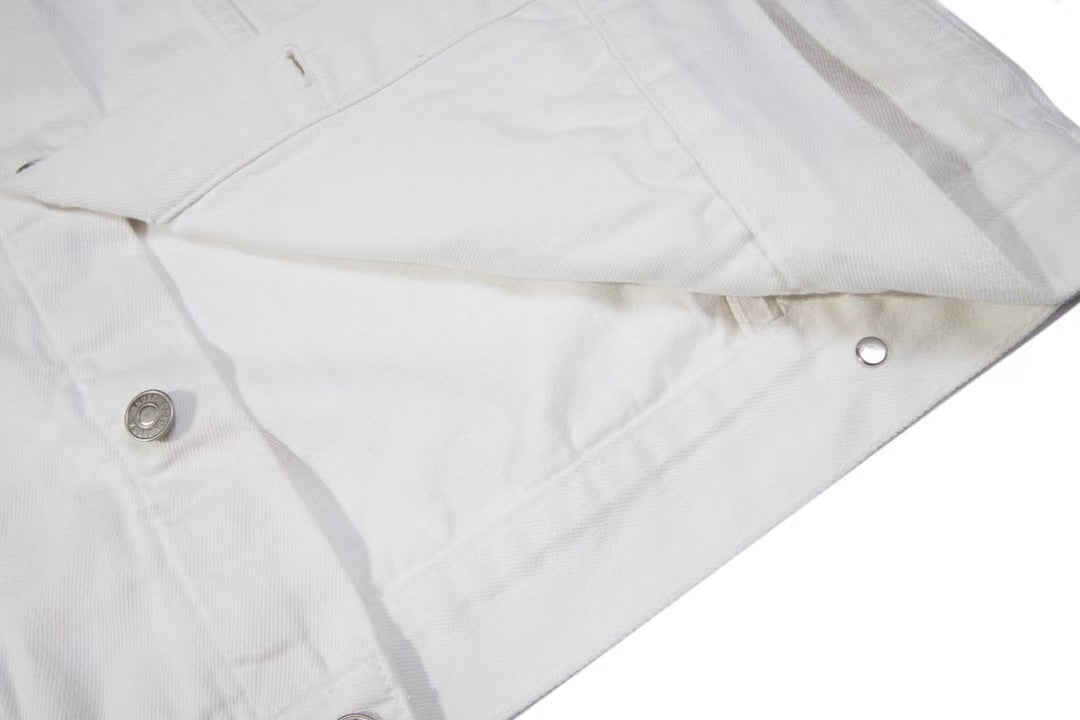 0717 A classic must-have minimalist shirt jacket 0717 A classic must-have minimalist shirt jacket