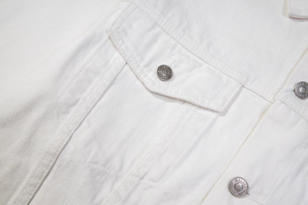 0717 A classic must-have minimalist shirt jacket 0717 A classic must-have minimalist shirt jacket
