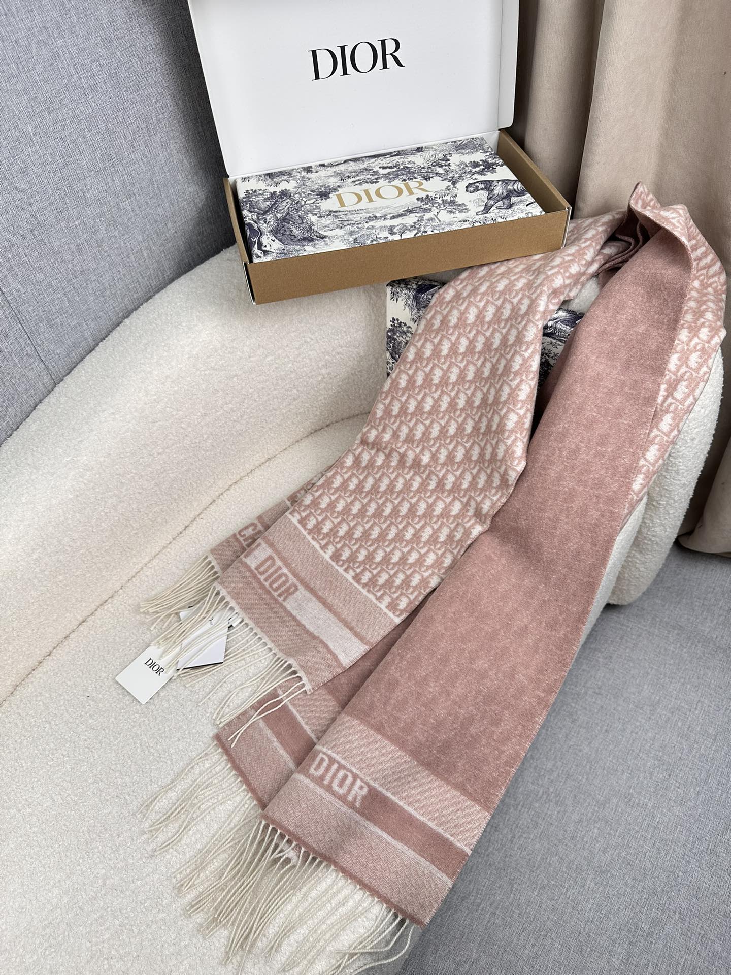 0925 Classic Soft and Comfortable Scarf 0925 Classic Soft and Comfortable Scarf